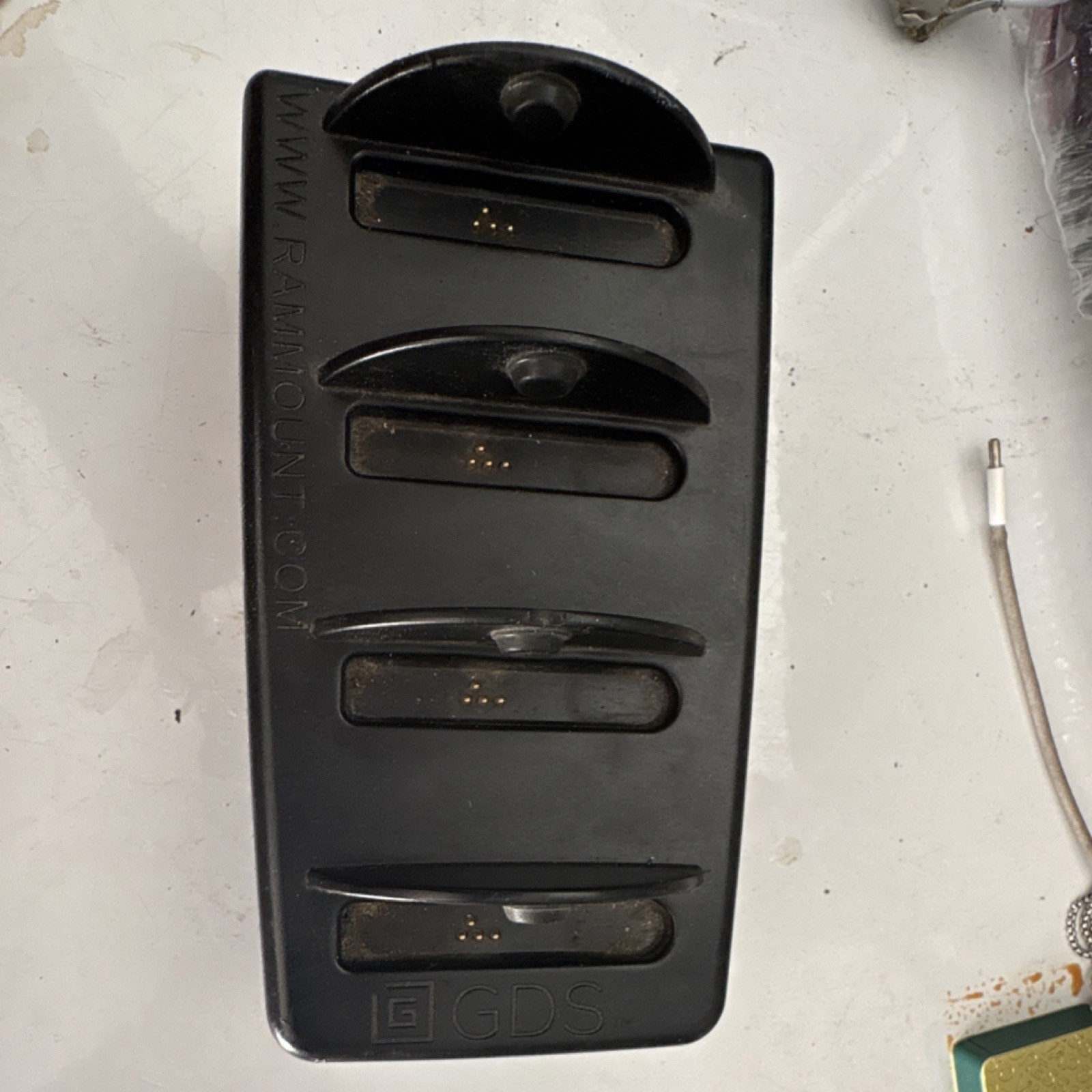 RAM GDS-GDS-DOCK-4G1PU 4 Gang Universal Charging Dock Black Rigid Plastic