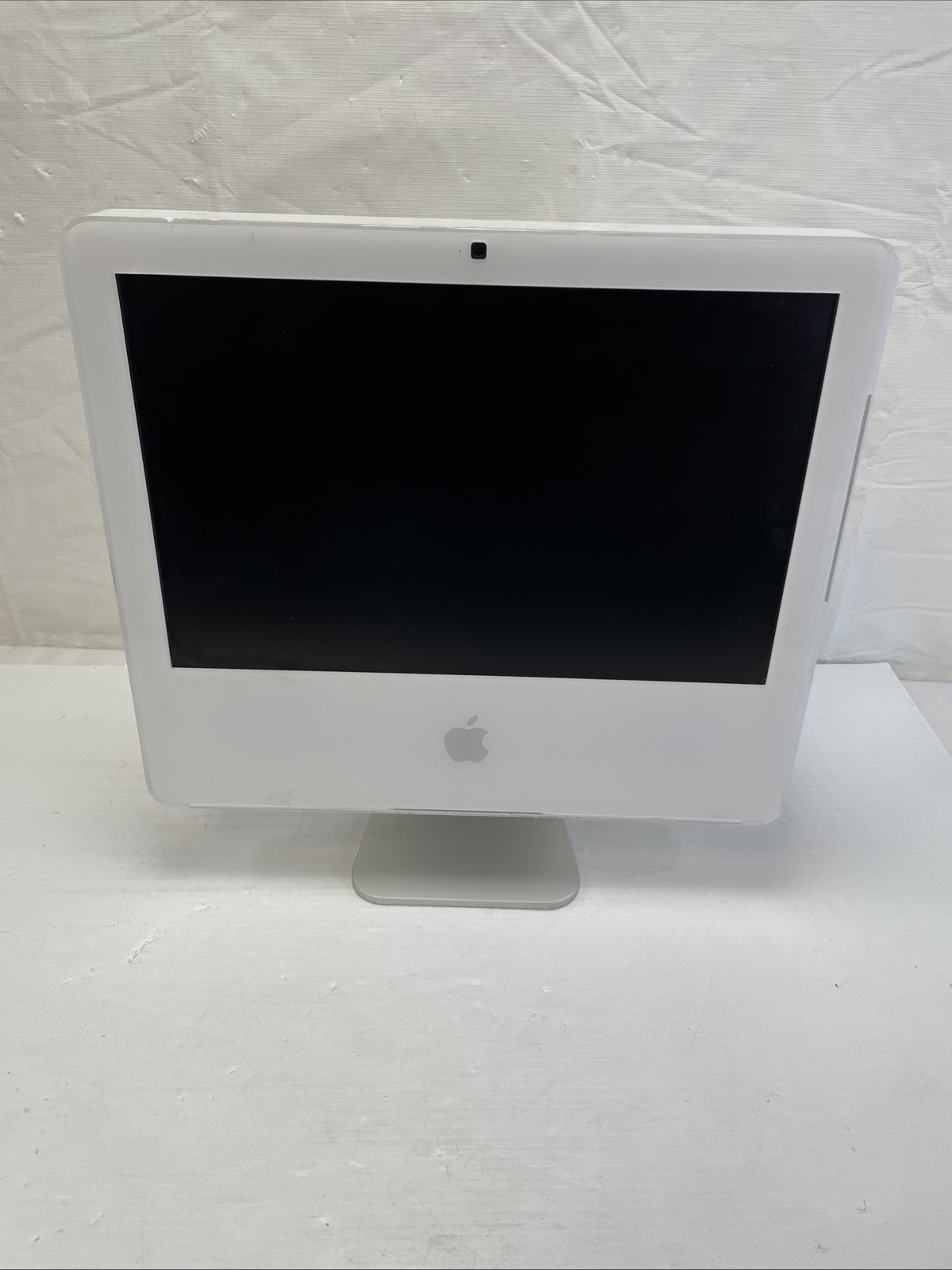 Apple Imac A1195 C2D 1.83 Ghz 512MB Ram 160 GB Hard drive No o.s.
