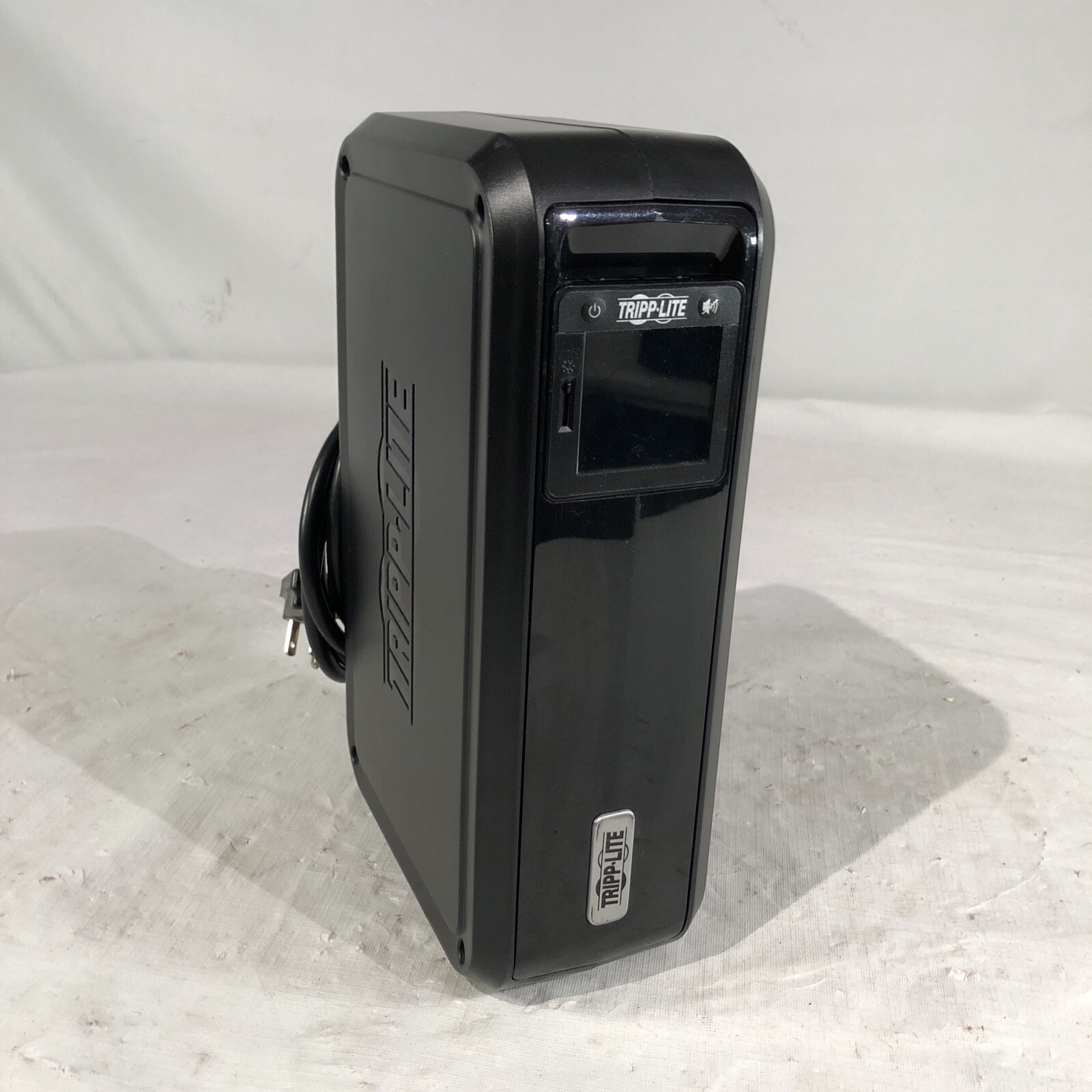 Tripp Lite G1000u LCD 12AMP 500W 115VAC 60GH, NO Battery