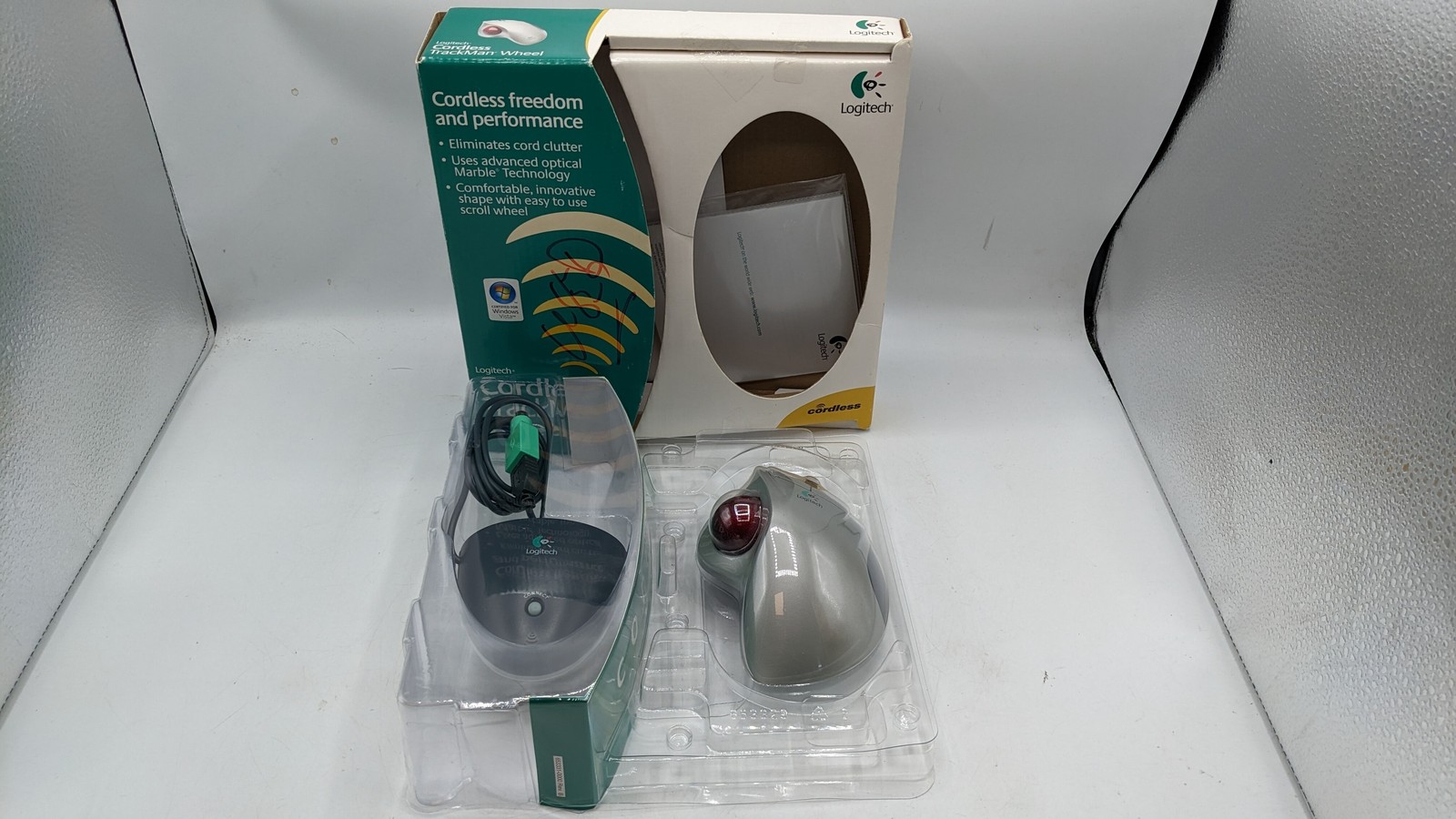 Logitech Cordless TrackMan Wheel Trackball Optical Mouse WIN 2000 PC/Mac