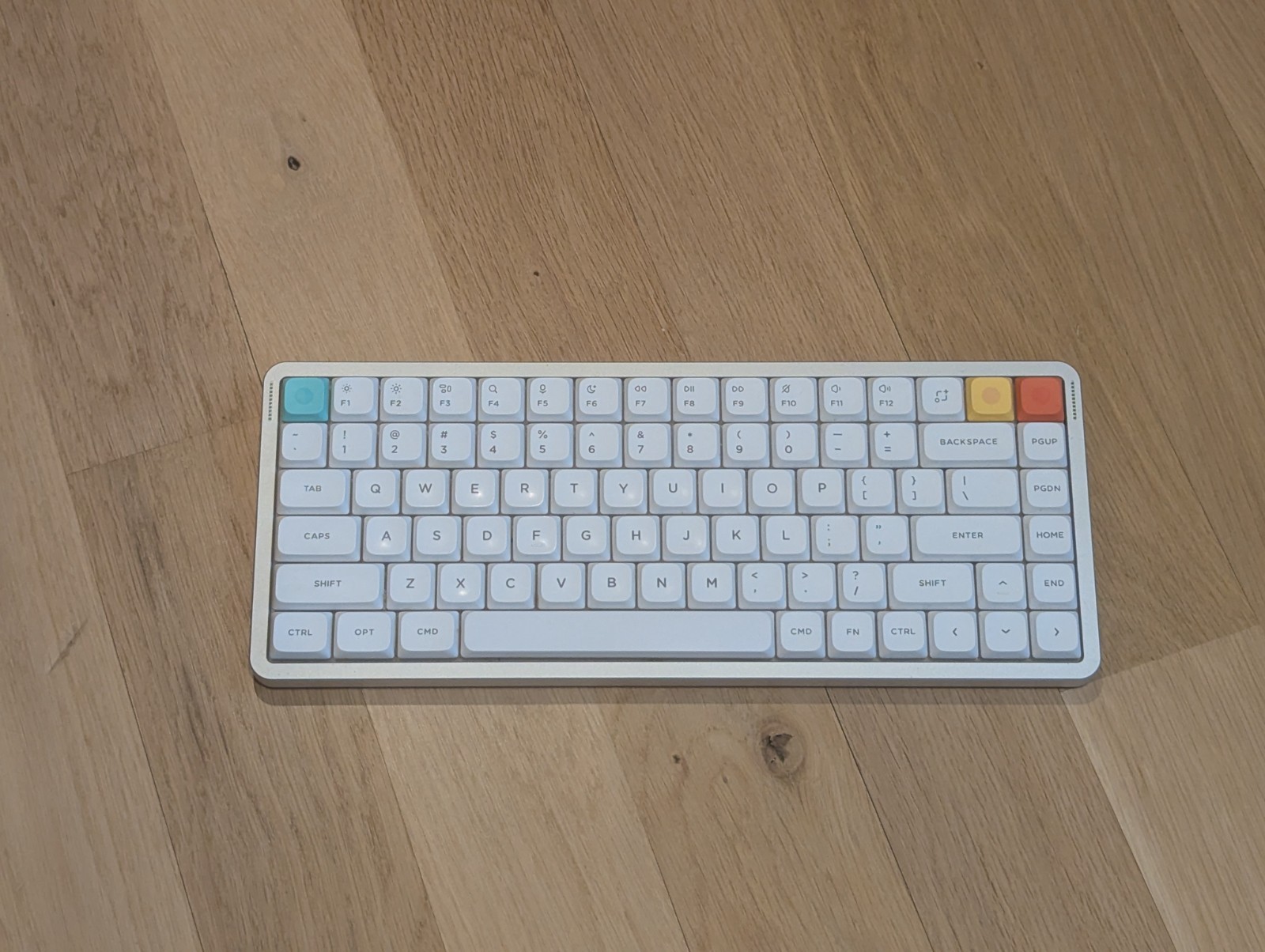 Nuphy air 75 V3 Low Profile Mechanical Keyboard, White, Used but good condition
