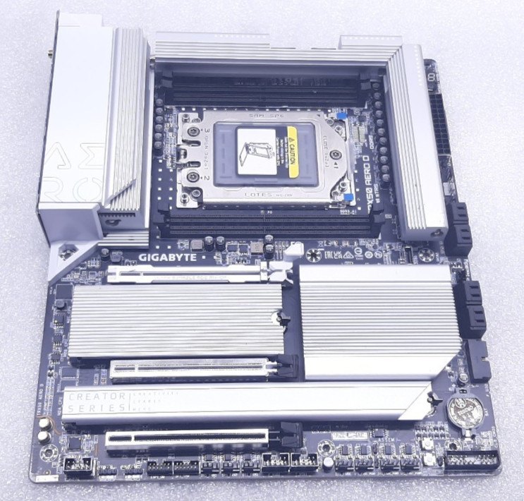 Gigabyte TRX50 AERO D Socket sTR5 AMD TRX50 DDR5  E-ATX Motherboard #99