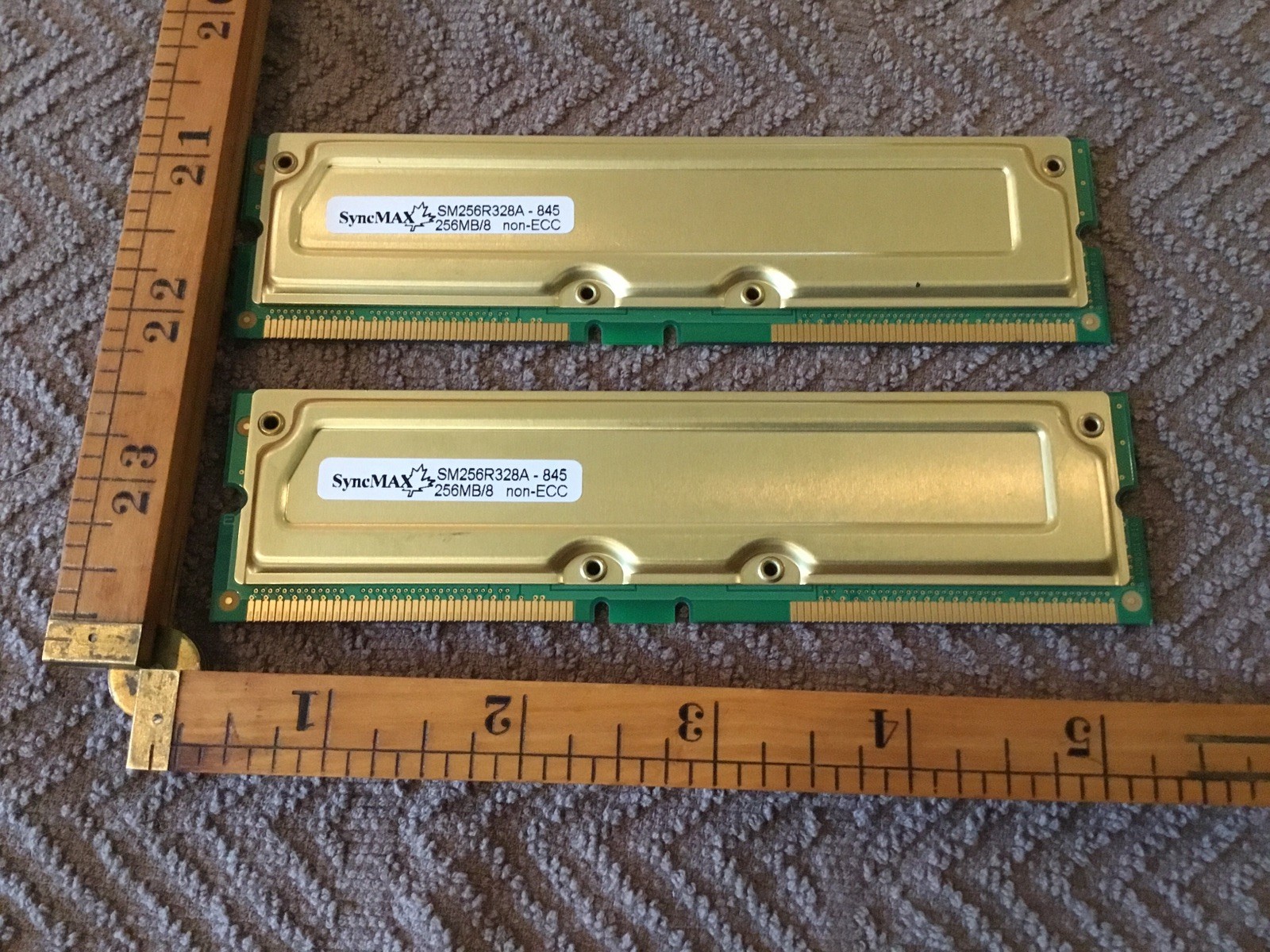 Two Syncmax 256Mb/8 PC800 RDRAM SM256R328A-845 Non-ECC RamBus Memory Used