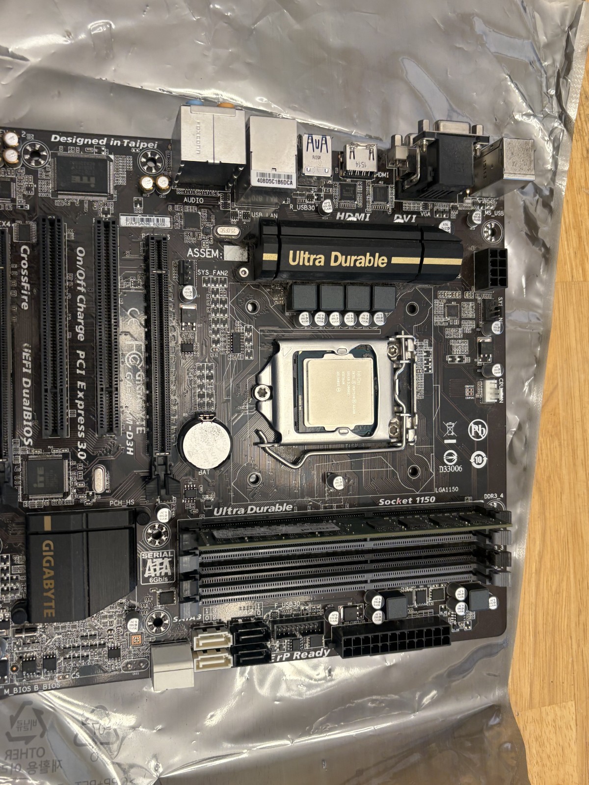 Gigabyte GA-B85M-D3H LGA1150 motherboard Intel Pentium G3260 8GB DDR3 For Parts