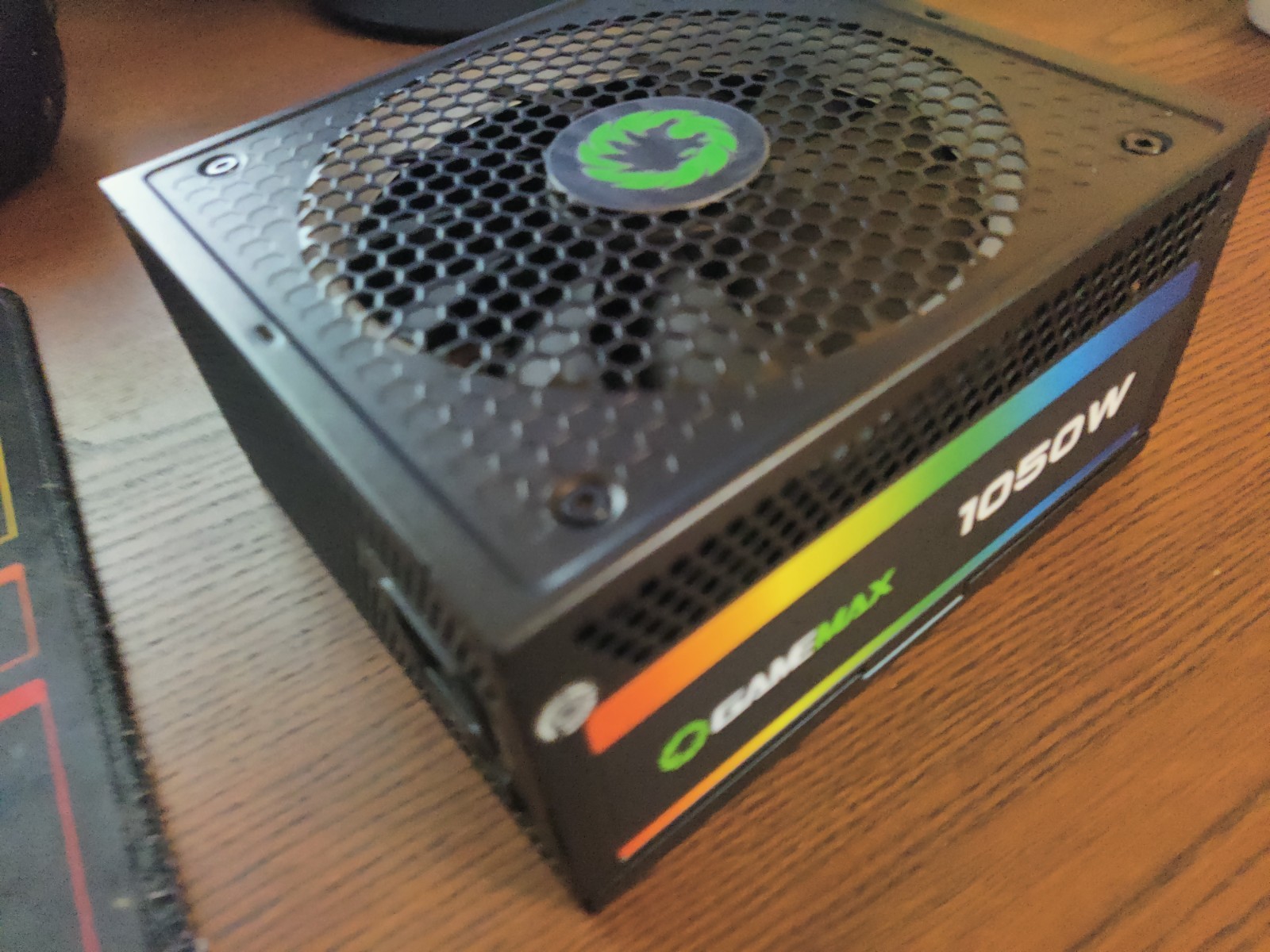 GAMEMAX RGB SMART 1050W Ready 80+ GOLD