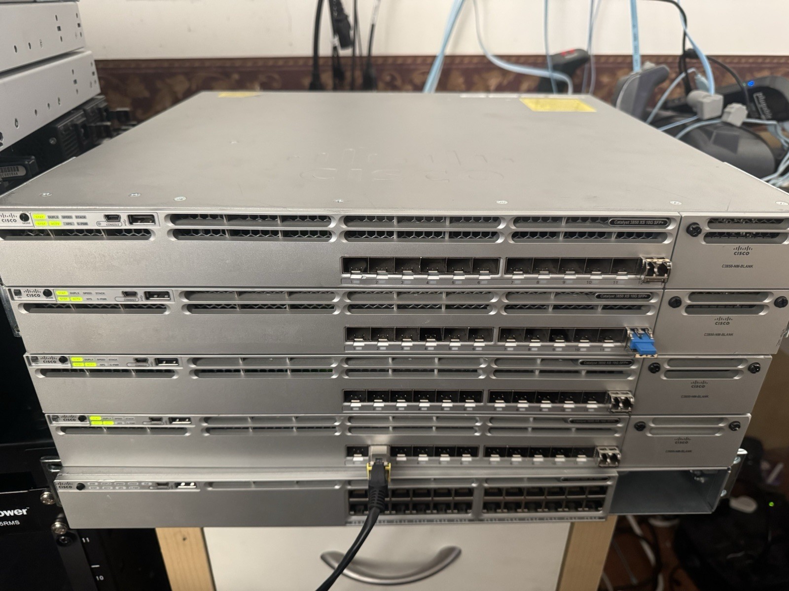 Cisco Catalyst WS-C3850-12XS-E 12-Port 10GB Switch SFP+ 350W AC PSU Qty.10 Avble