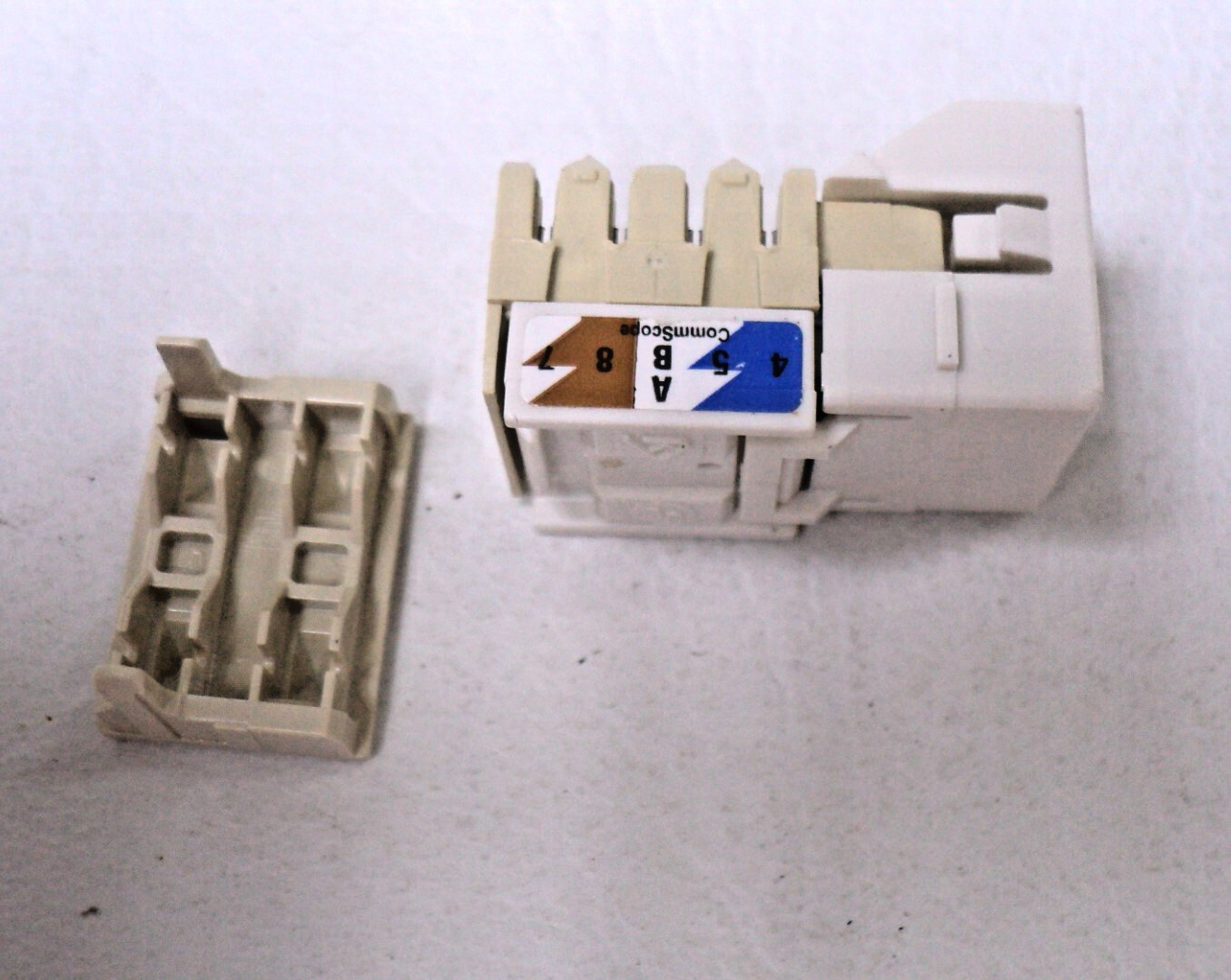 Lot of 10 Commscope Cat6 Jack UNJ600-262 Uniprise Phone Data M-Series White