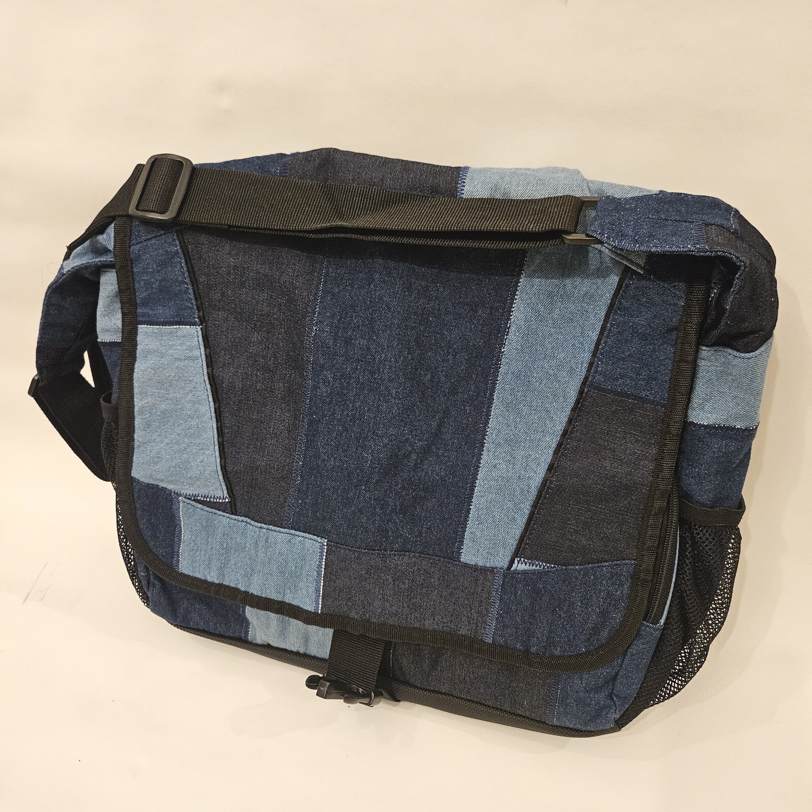 TERRACYCLE ® Denim LAPTOP Messenger Carry BAG - New With Tag NWT
