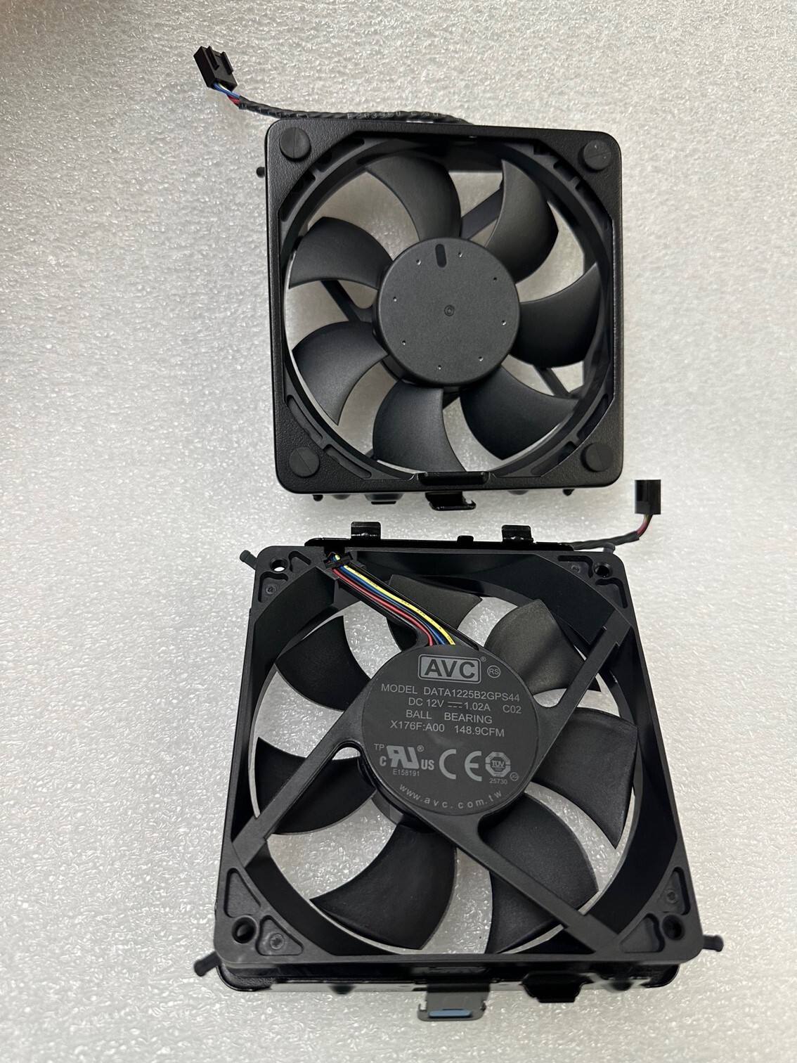 New Alienware AWAUR13-9486WHT-PUS 12V Cooling Fan DELL P8M35 0P8M35