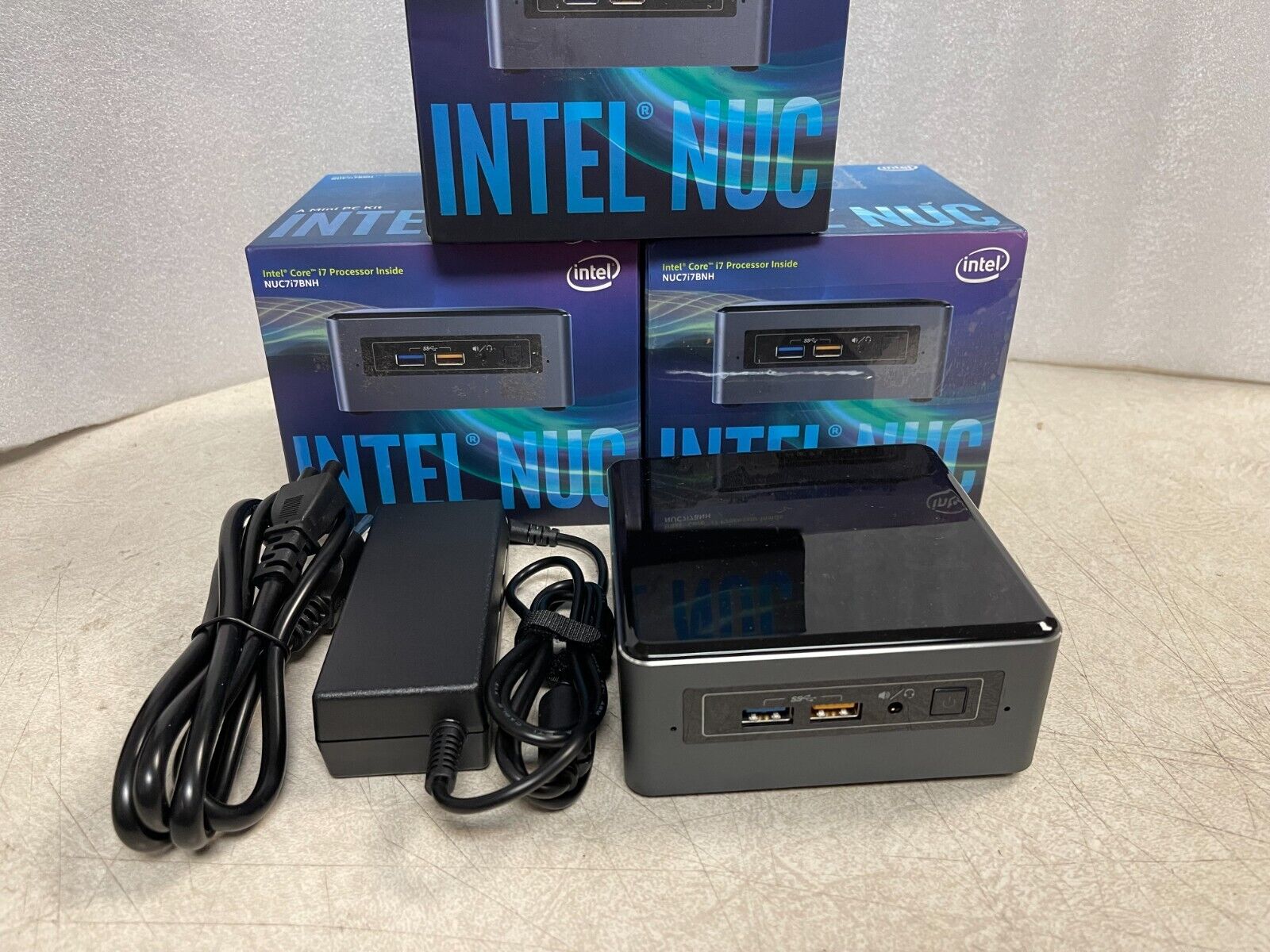 Intel NUC7I7BNH i7-7567U, 32GB Ram, New *1TB M.2 SSD, Win 11 -MINT WORKING COND.