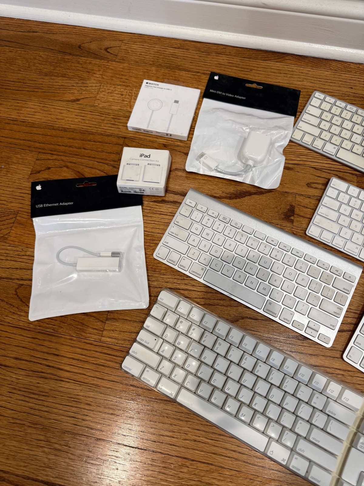 Lot of Miscellaneous Apple items (Keyboards, cables bundle)