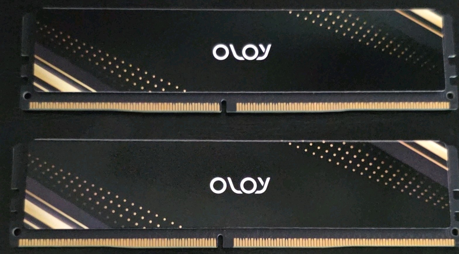 OLOy 16GB (2x8GB) DDR4-3000 PC4-24000 CL16 288-Pin DIMM ND4U0830160BB1DSB