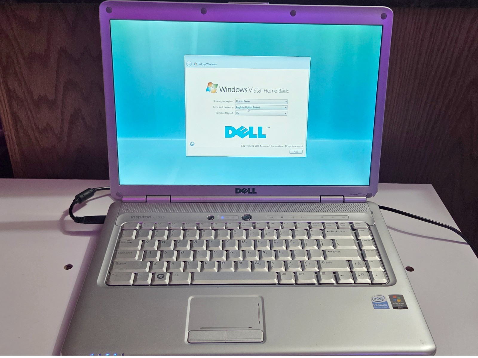 Dell Inspiron 1525 15.4" Laptop Core 2 Duo 1.6GHz 512MB 80GB Vista + Charger