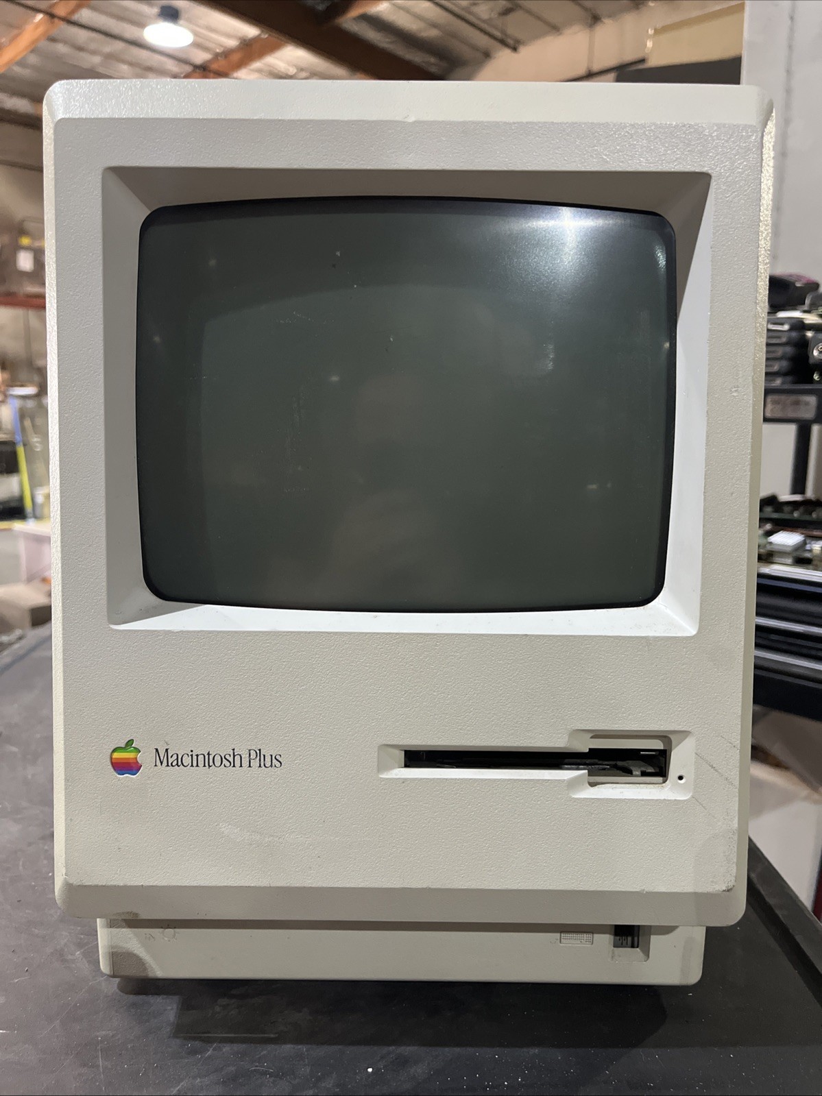 VINTAGE APPLE MACINTOSH PLUS 1MB M0001A