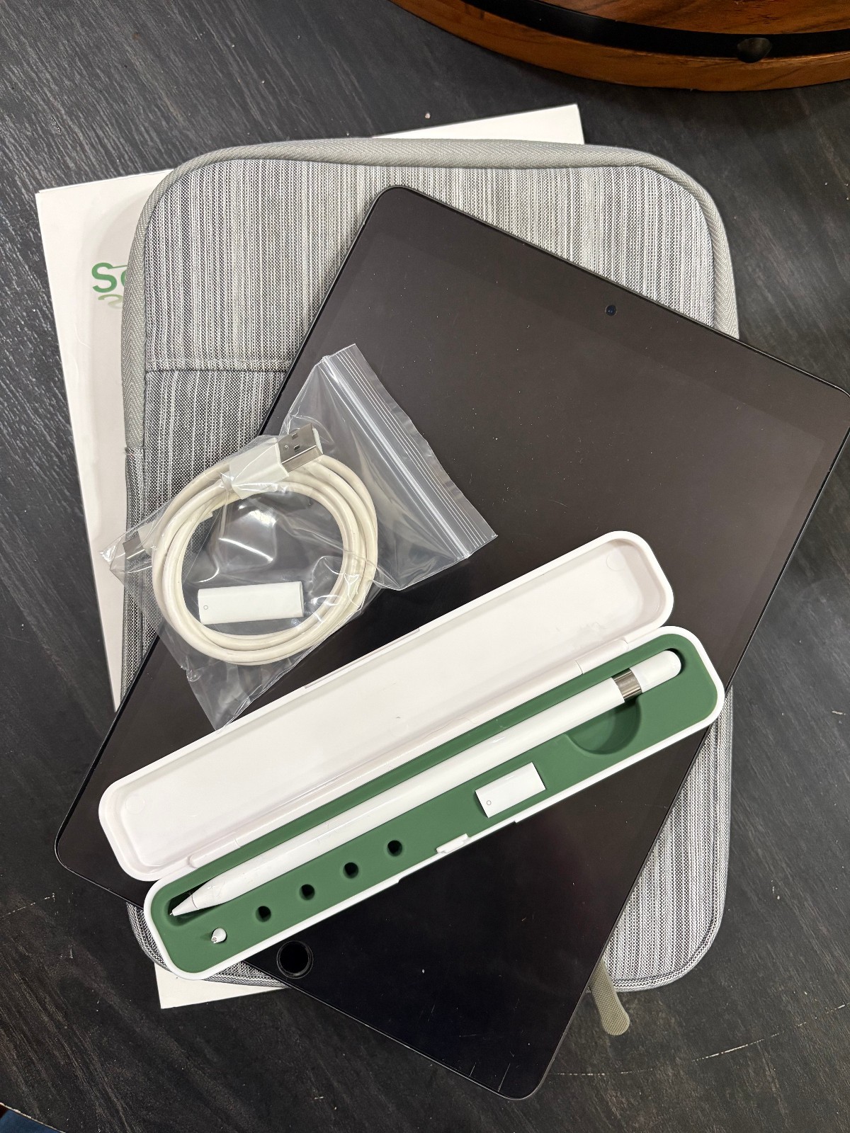 Apple iPad Air 3rd Gen 64GB WiFi + Genuine Apple Pencil 1st Bundle
