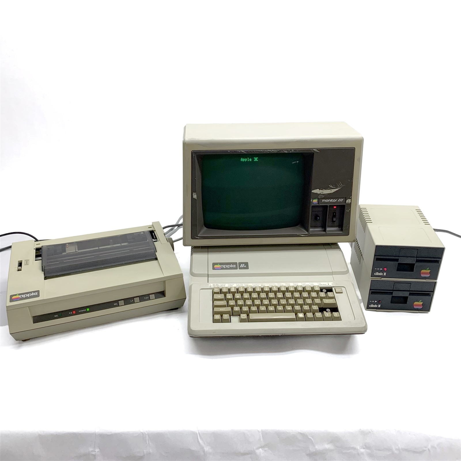 Apple IIe Computer A2S2064 +2* Disk II Drives, Monitor III, Printer Power Tested