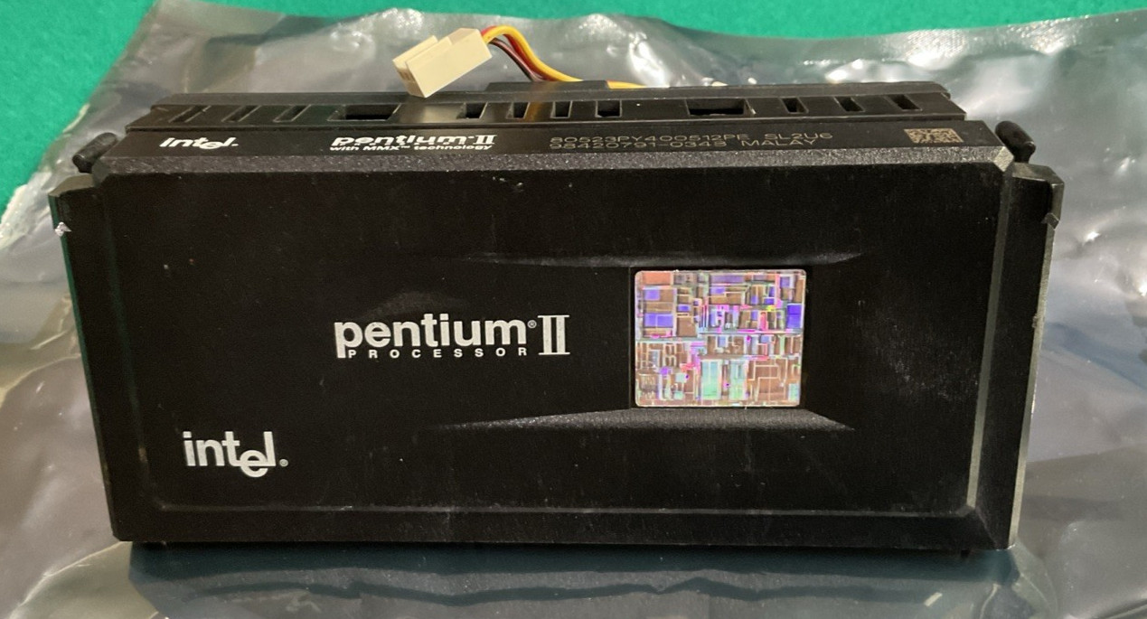 Intel Pentium II MMX Tech. 400MHz FSB 100MHz Slot 1 Processor w/Heat Sink