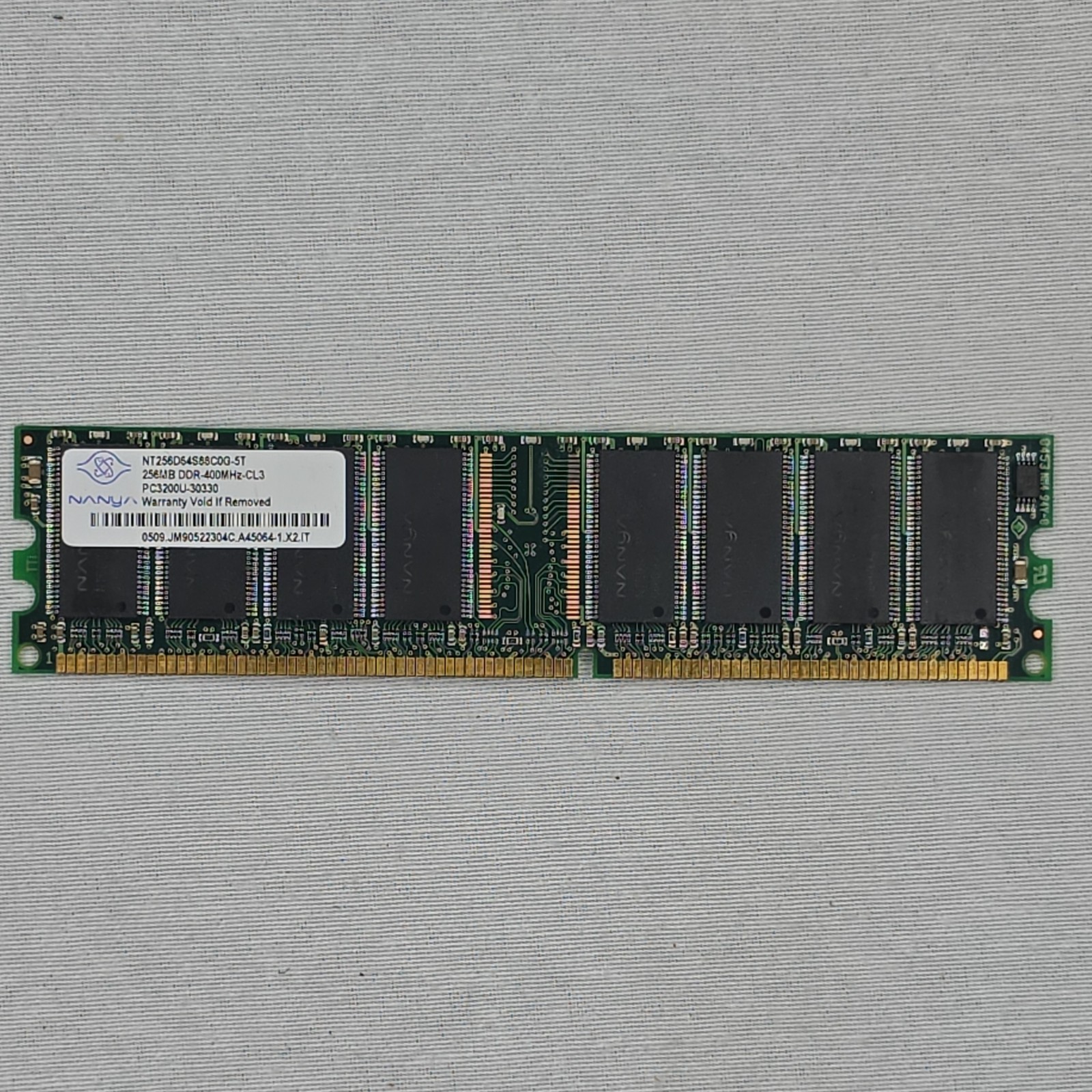 Nanya 256MB DDR-400 DDR1 DIMM PC3200U-30330 184-Pin Unbuffered NT256D64S88C0G-5T