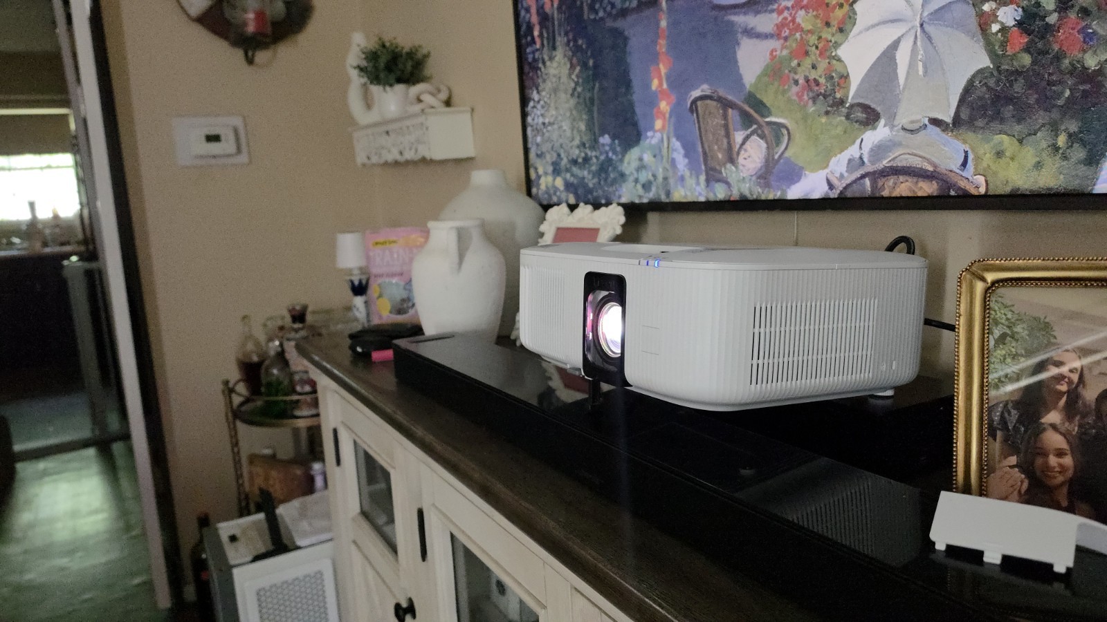 Epson 3LCD 1080p Projector 3000 Lumens HDMI/USB Pixel Shift Remote