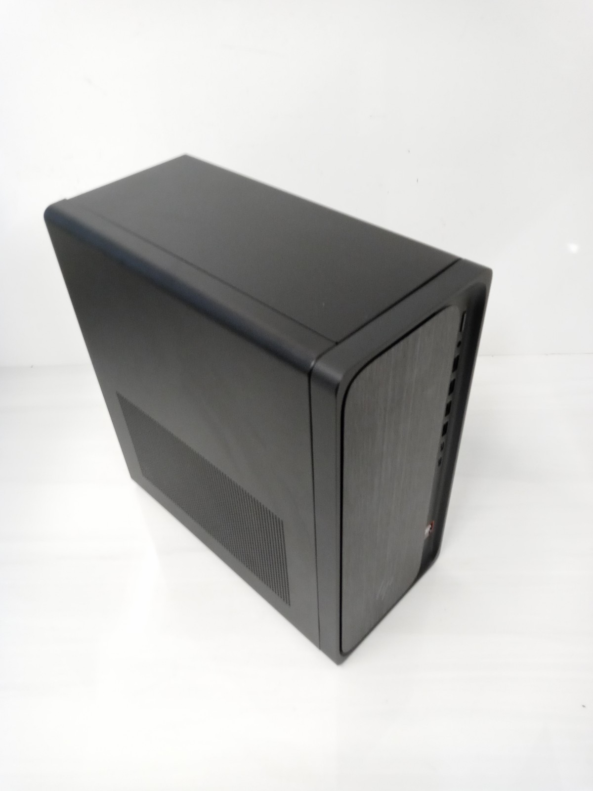 HP OmniDesk M02-0244 Desktop PC AMD Ryzen 7 8700G 16GB DDR5 1TB SSD RTX 3050 6GB