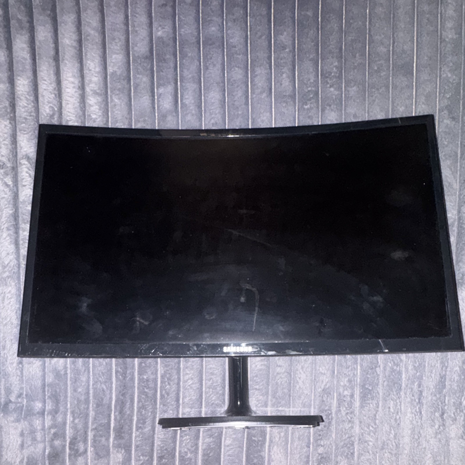 Samsung C24F390FH CF390 24in Curved LCD 1080p 60Hz HDMI VGA Black