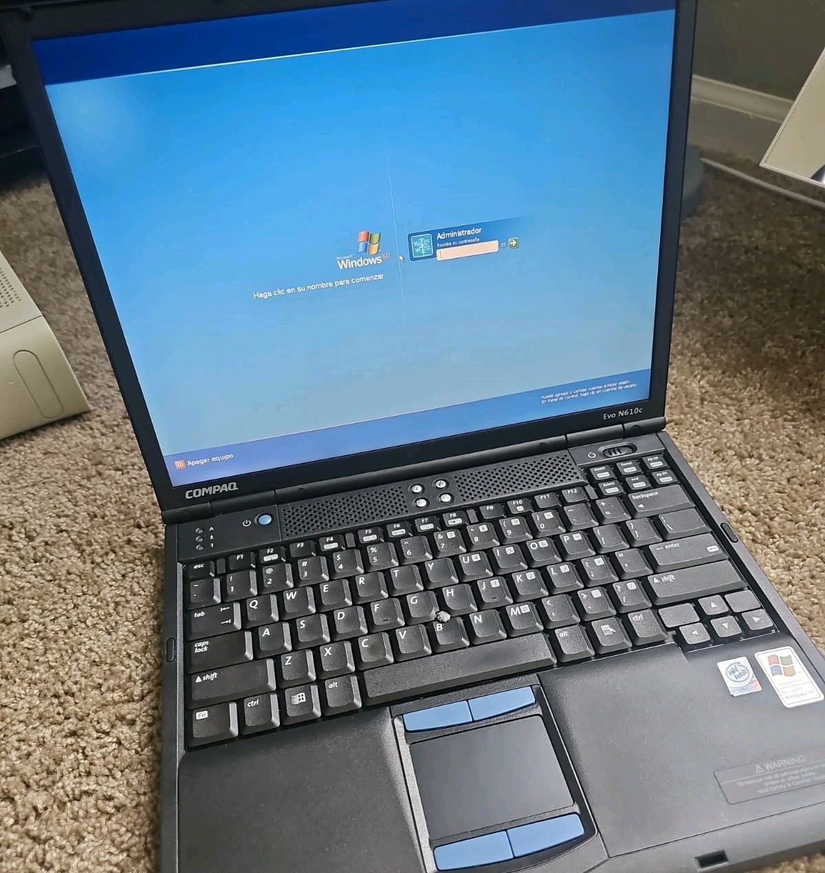 VTG Compaq Evo N610c LAPTOP WORKS NO HDD NEED ADMIN PASSWORD