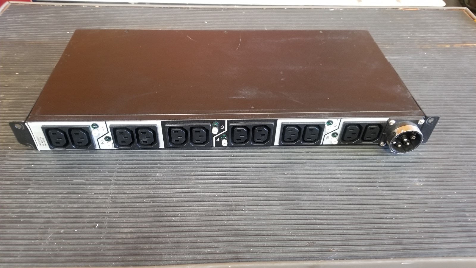 IBM 97P6221 Power Distribution Unit
