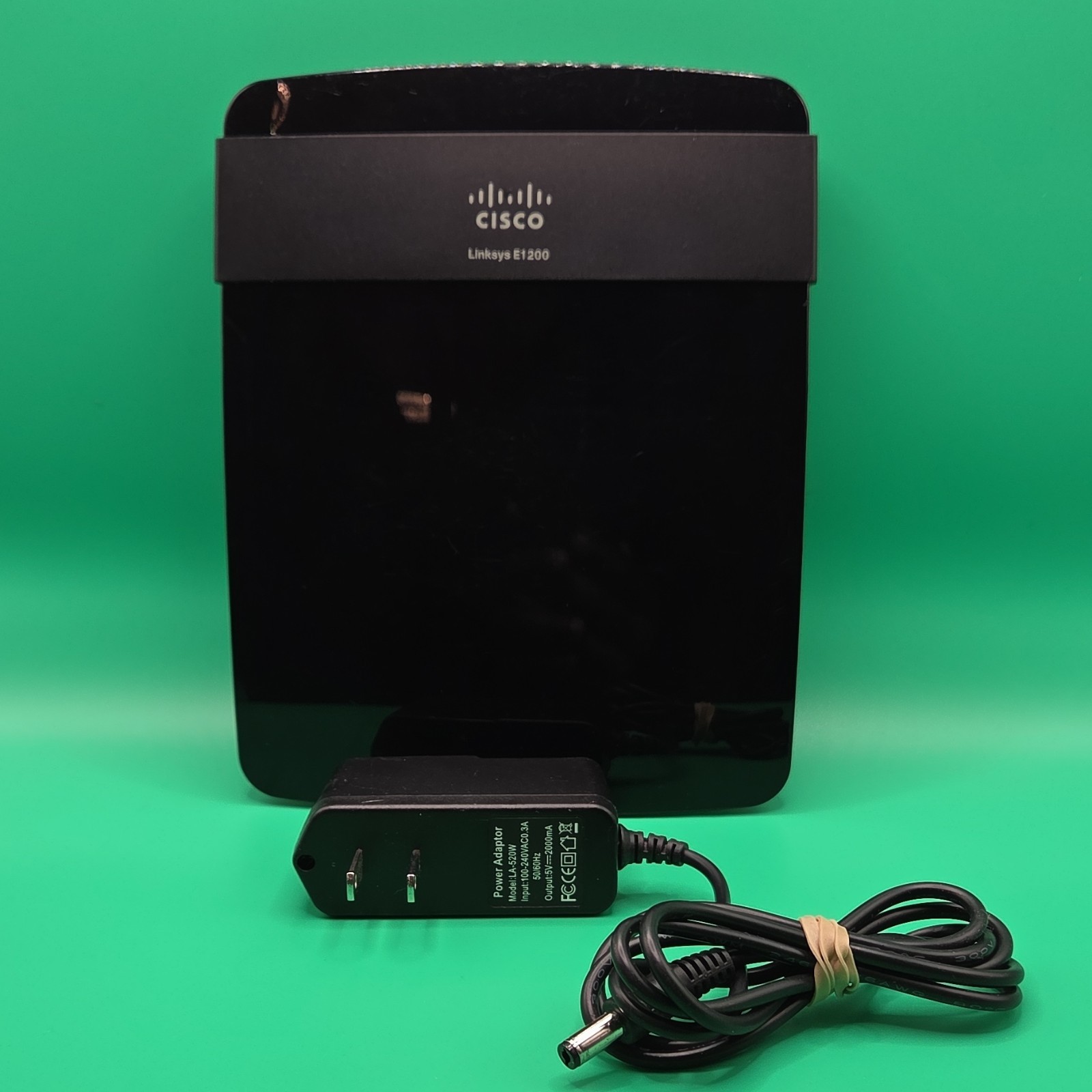 Cisco Linksys E1200 Dual-Band Wireless Router 300Mbps 4 LAN Ports Black