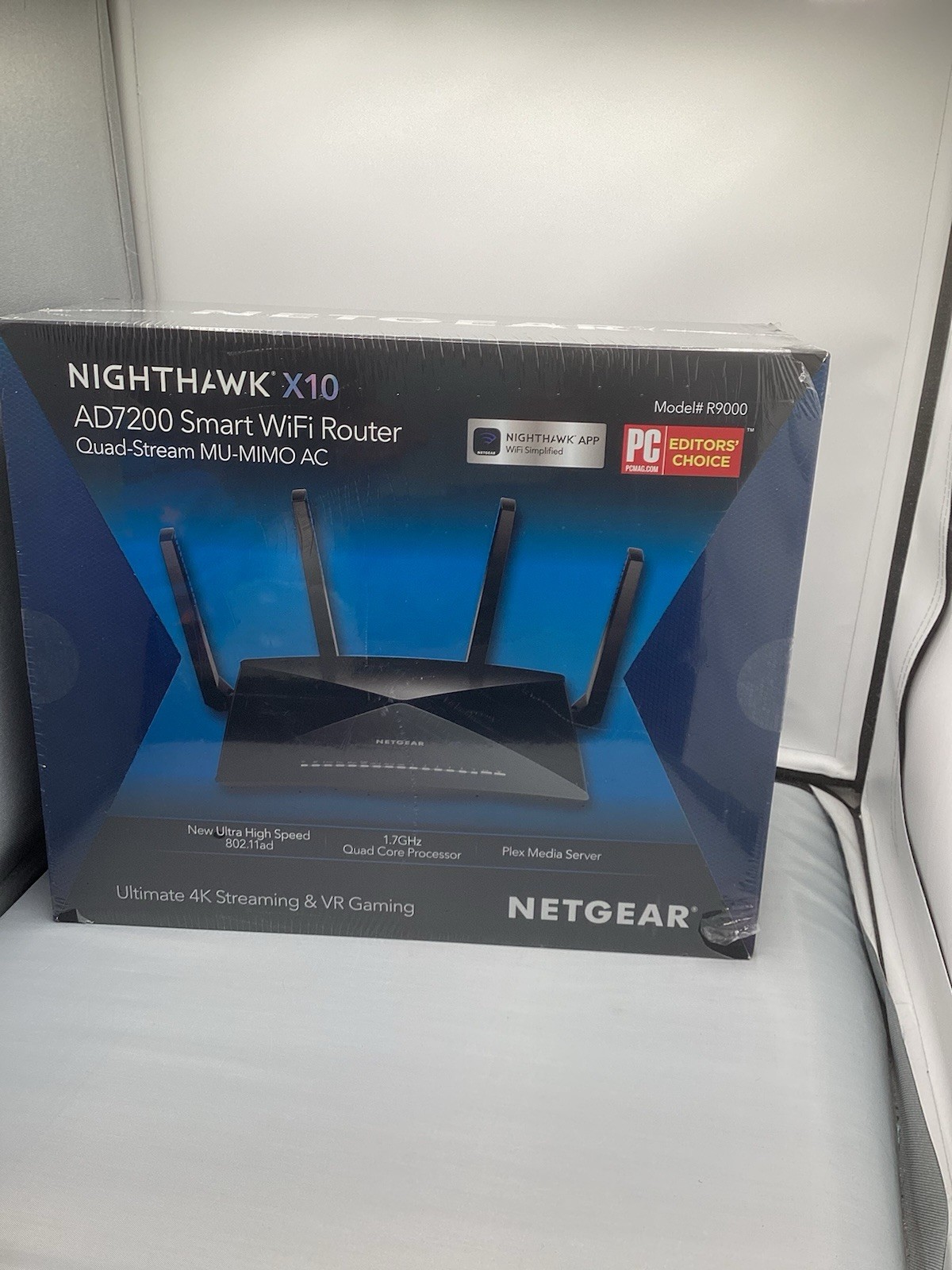 NETGEAR Nighthawk X10 AD7200 Tri-Band Wi-Fi Router  R9000-100NAS Ripped Plastic