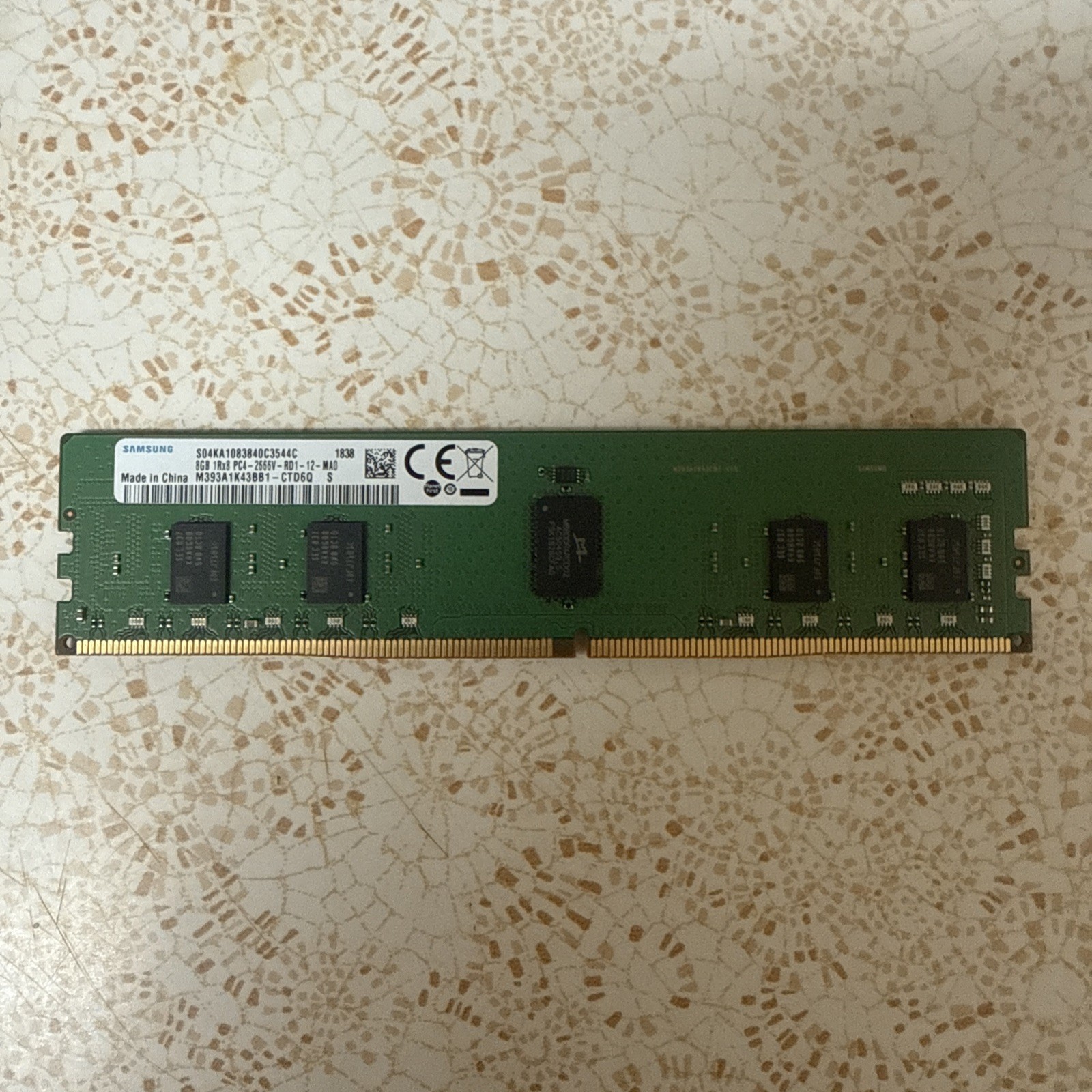Samsung 8GB 1Rx8 PC4-2666V-RD1-12-MA0 ECC REG Server Memory M393A1K43BB1-CTD6Q