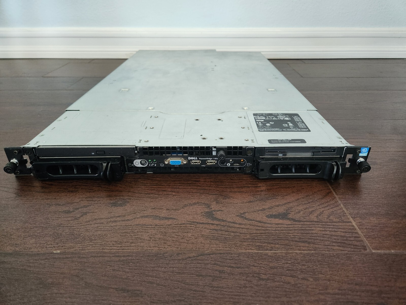 Dell PowerEdge 1850 Rackmount Computer Server *Powers On* *Untested/Sold AS-IS*