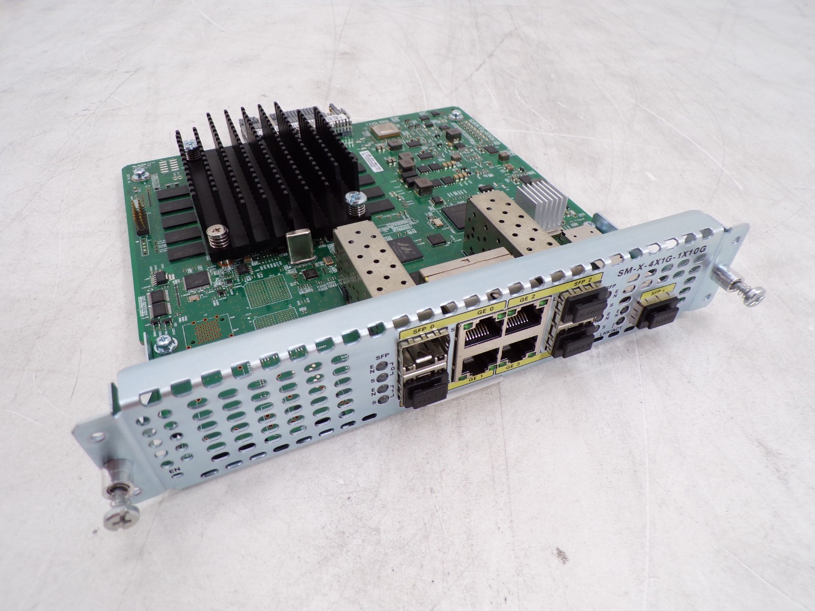 Cisco SM-X-4X1G-1X10G 4-port Gigabit Eth dual-mode GE/SFP or 1-port 10G SFP+