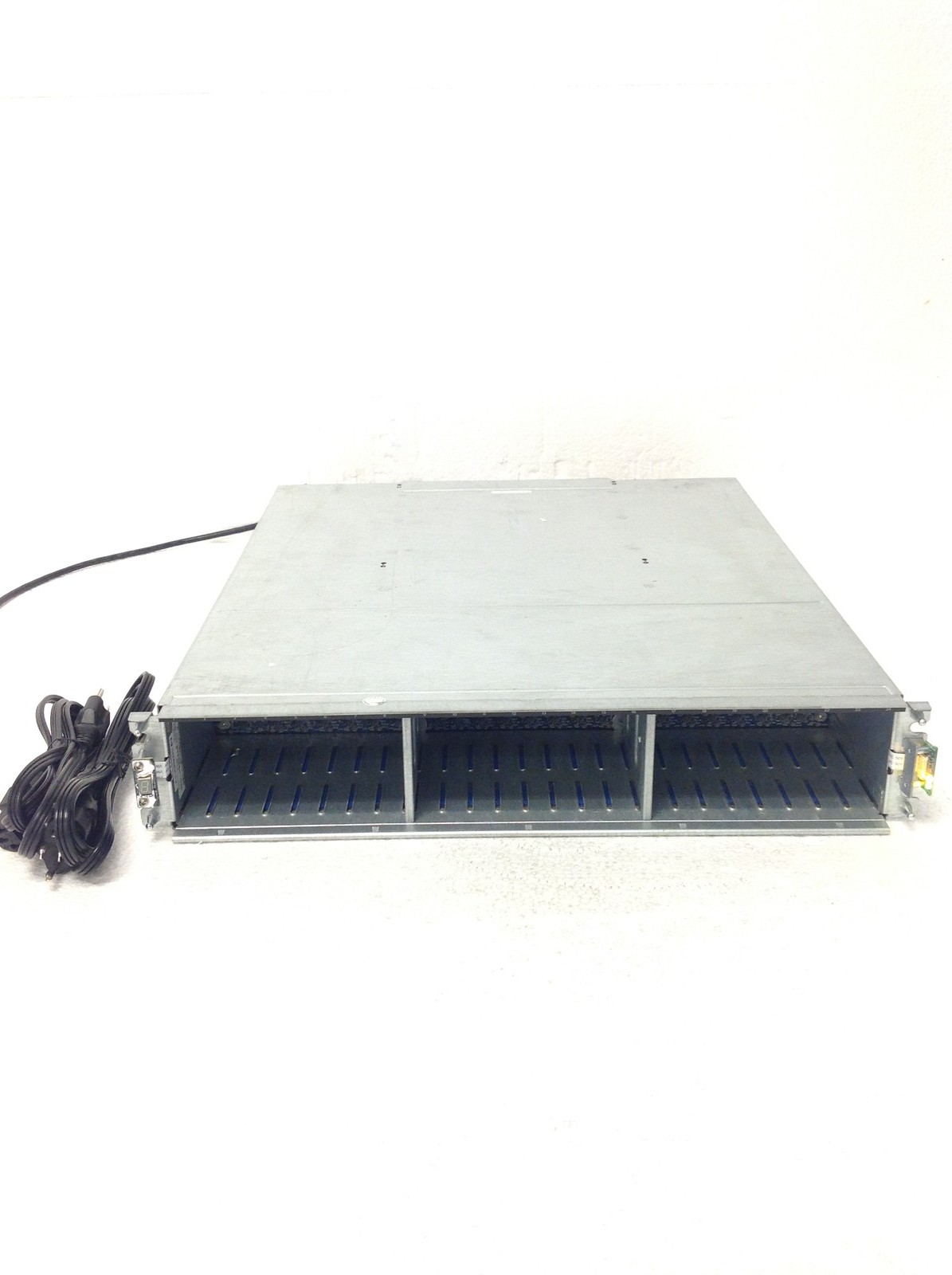 HP AJ807A 2324SA DC Modular Smart Array w/ 2x AJ808A Smart Array Controllers