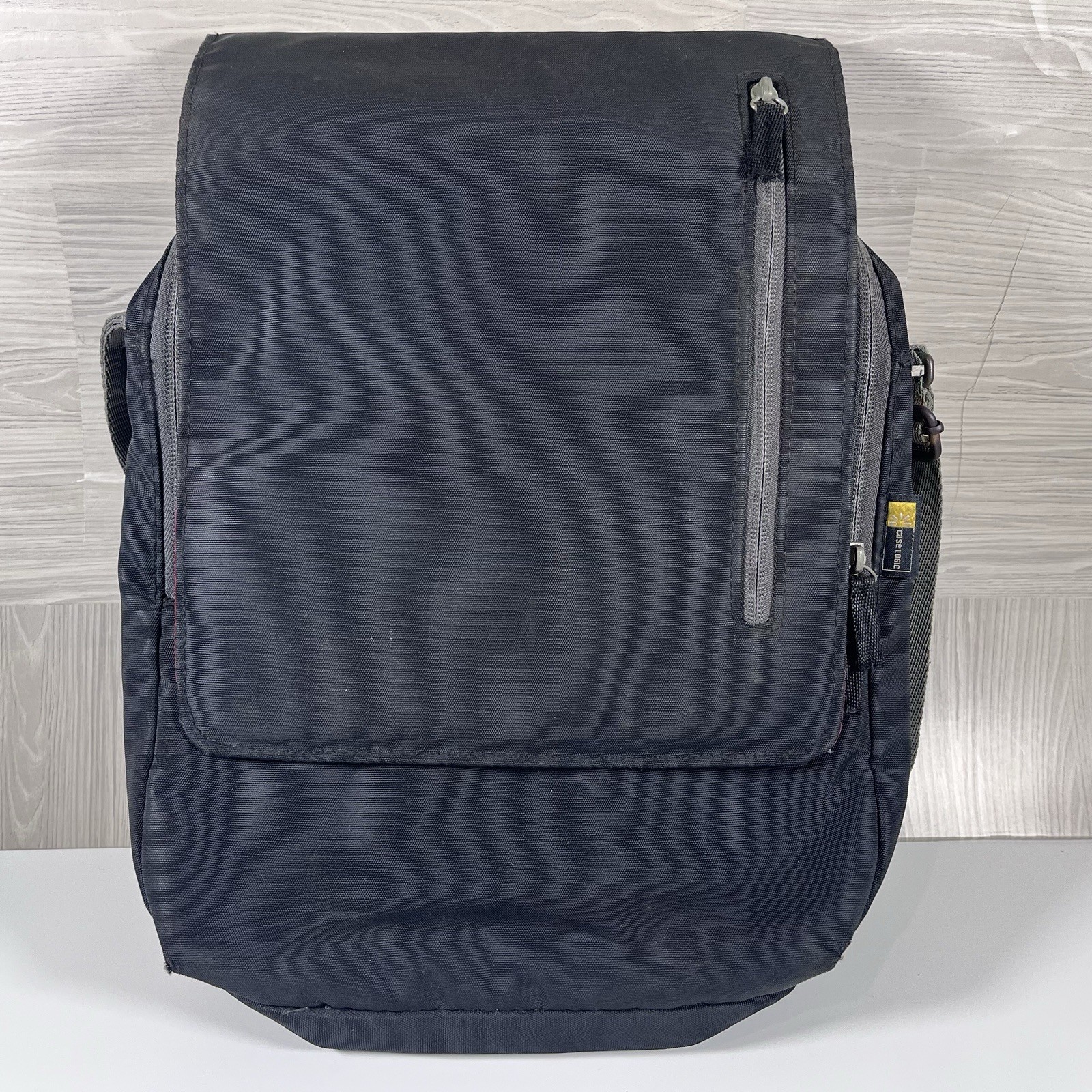 Case Logic Tablet Organizer Messenger Crossbody eSling Bag