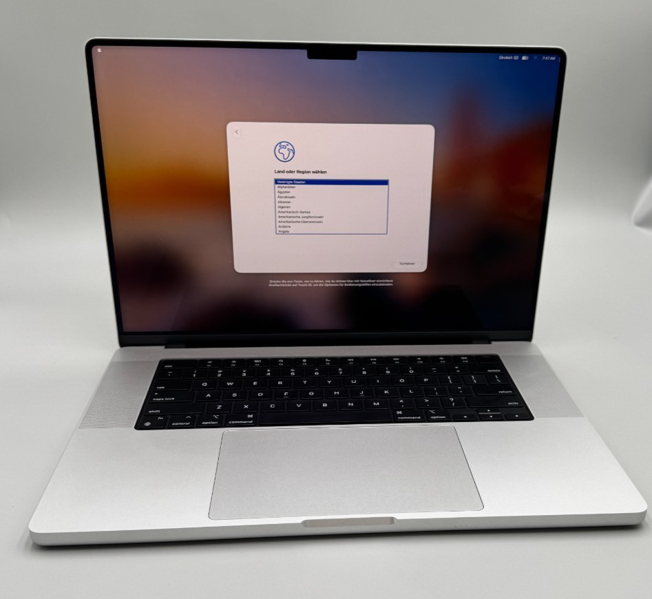 Apple MacBook 16" A3186 2024 M4 MAX 4.5GHz 1TB SSD 36GB DDR5 Silver Good