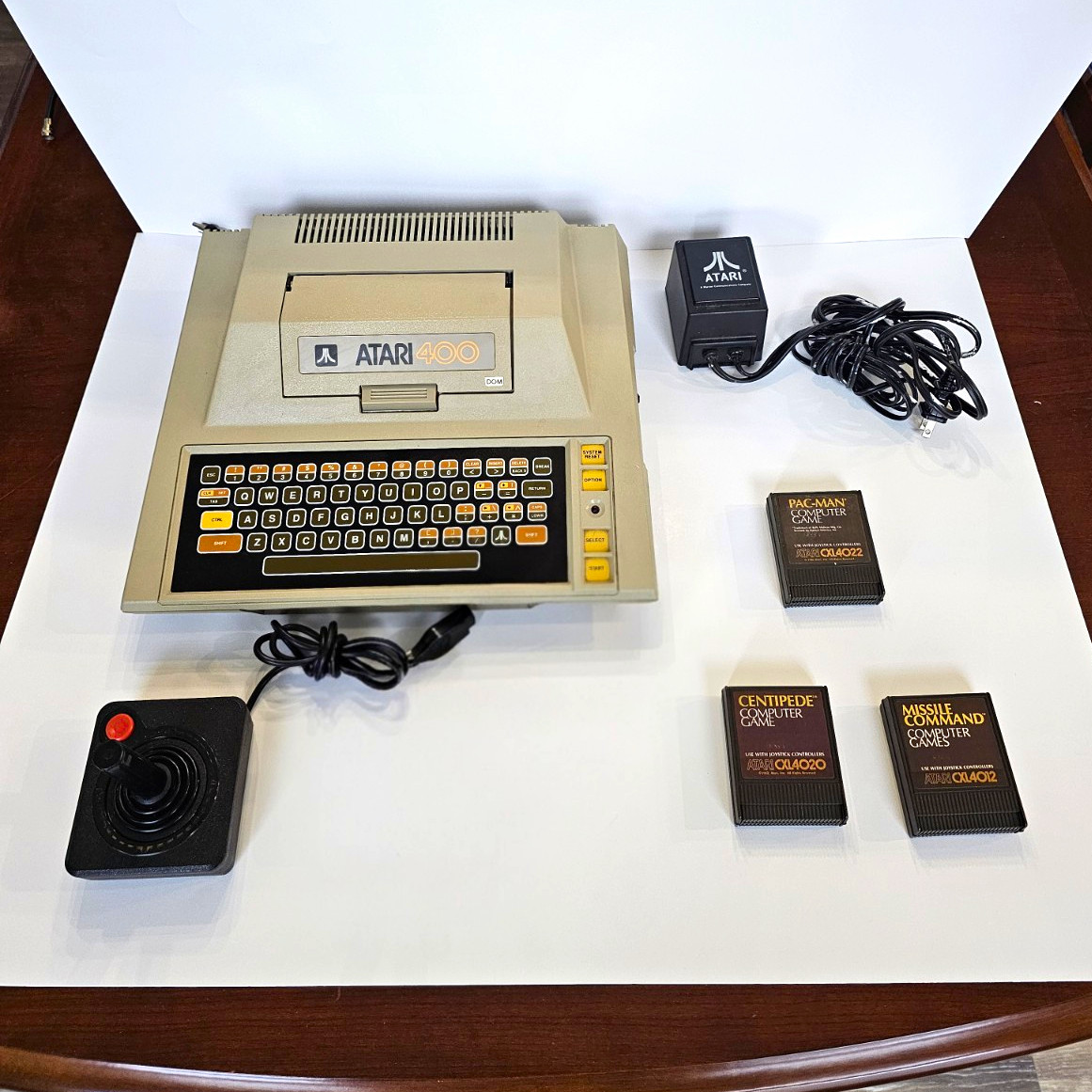 Atari 400 Home Computer CX4022 w/ Box Joystick Power Adapter Pac-Man Cenitpede