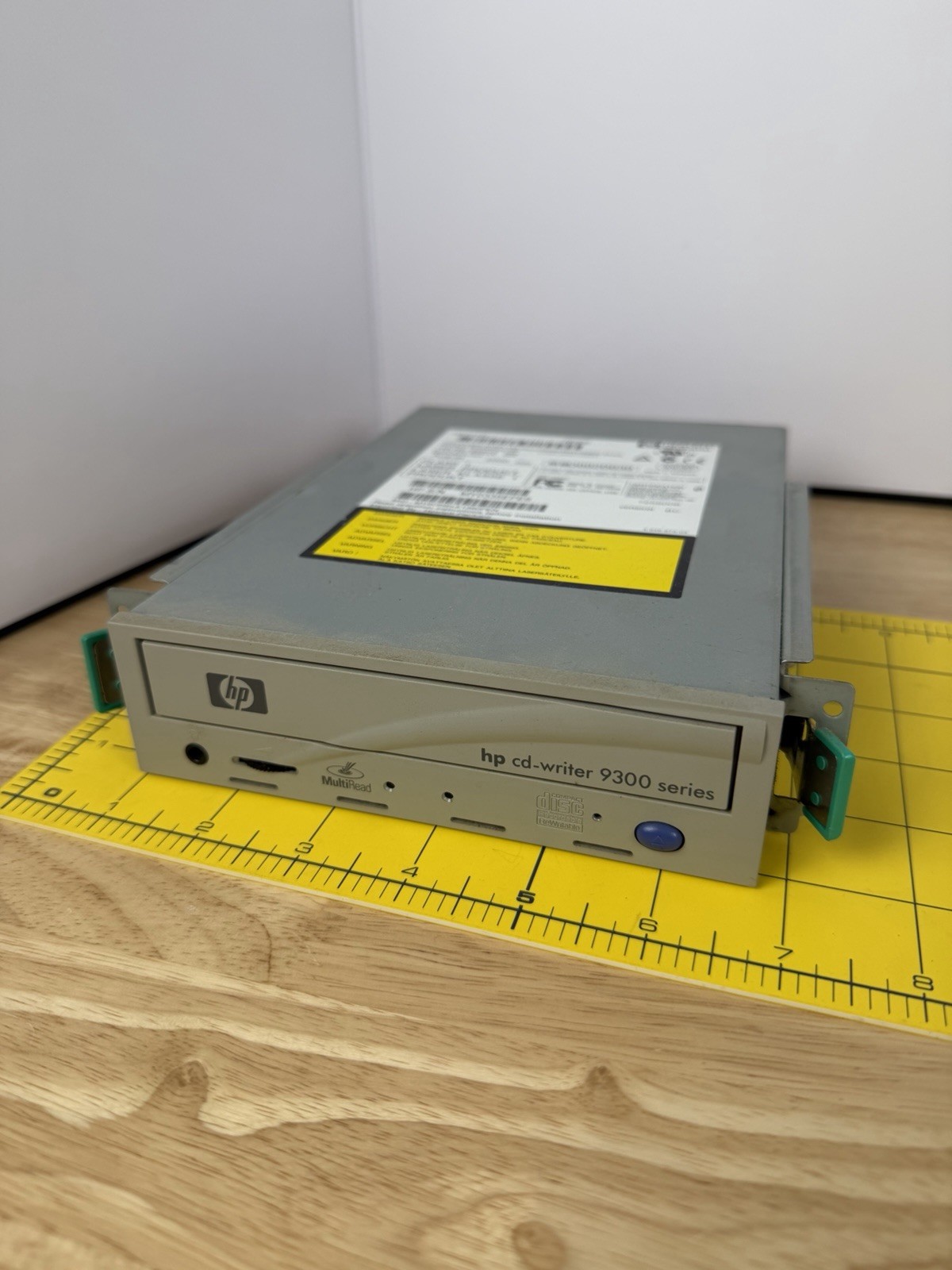 HP CD-Writer Plus 9300 C4492B 10x4x32x IDE CD-RW Drive Vintage 2000