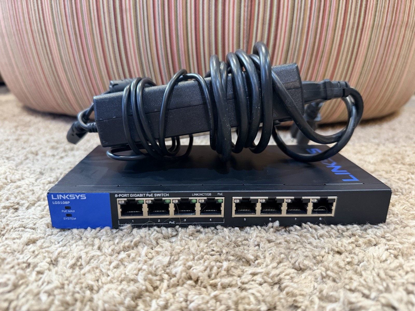 Linksys LGS108P 8-Port Gigabit Switch 4x PoE+ Ports w/ OEM Power Adapter Tested