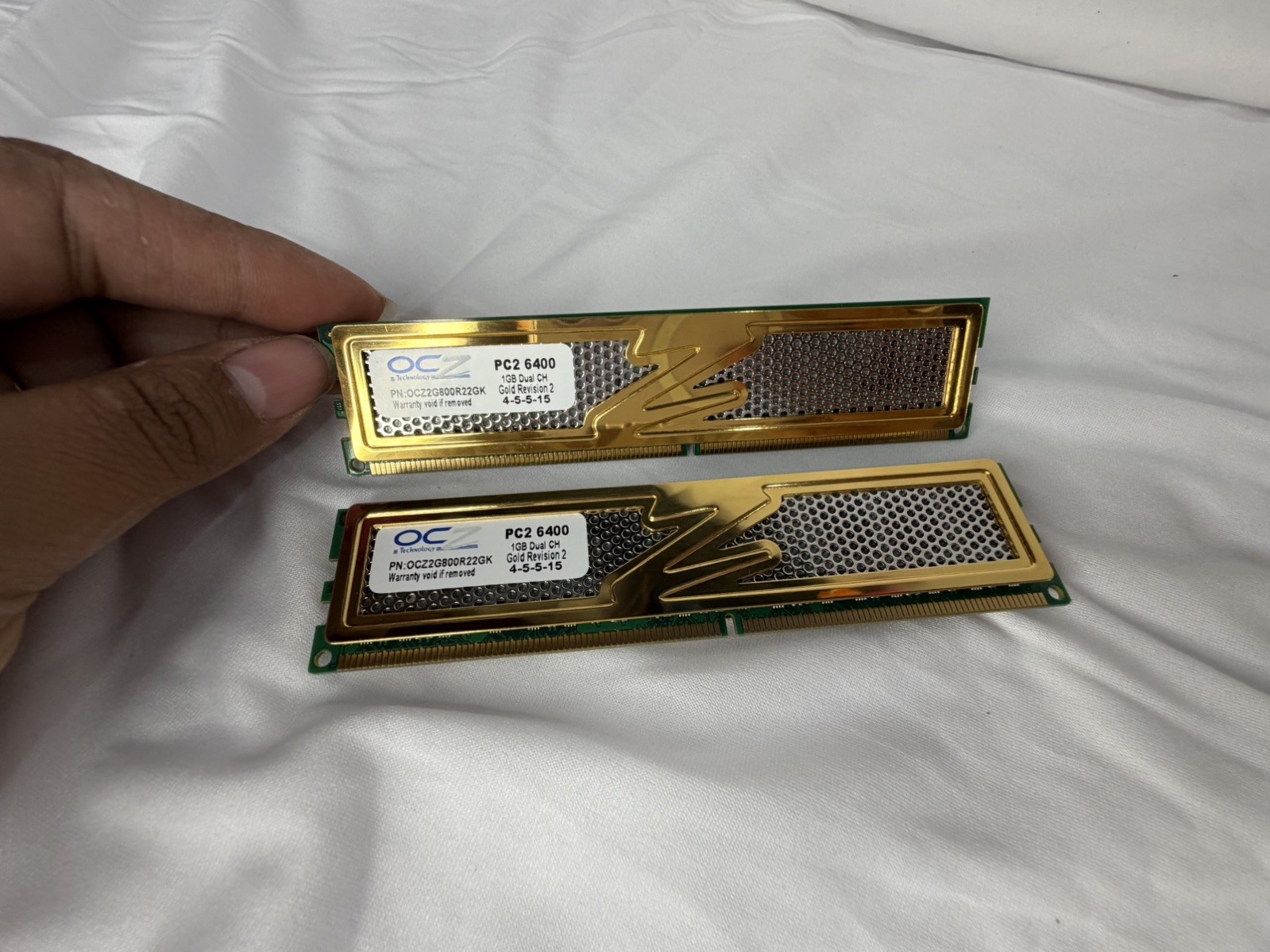  NEW OCZ OCZ2G800R22GK PC2 6400 1GB DDR2 MEMORY GOLD REVISION 