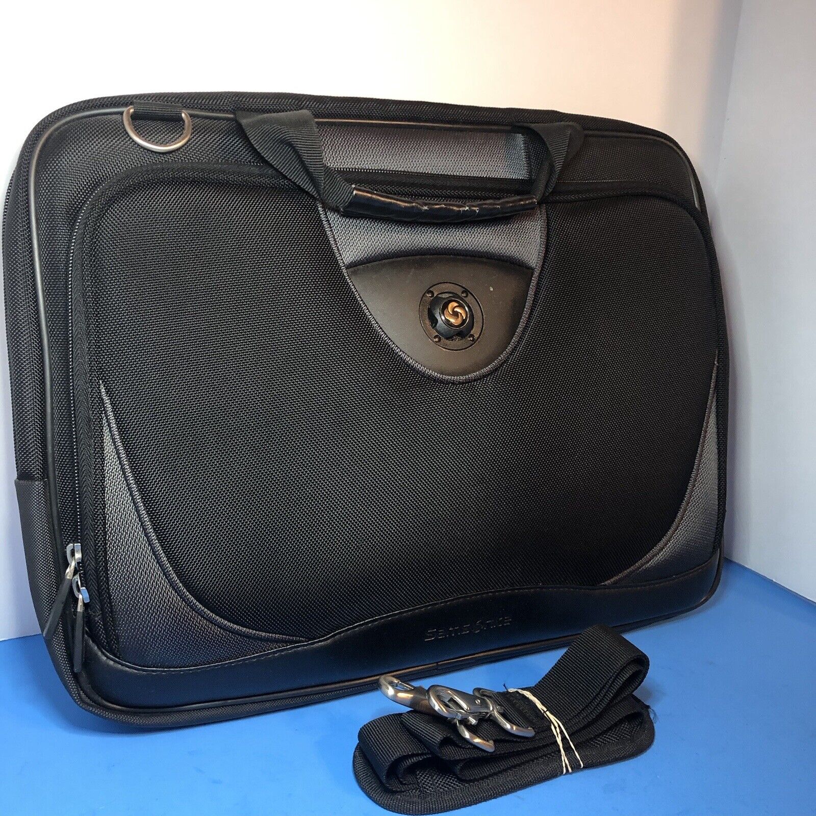 Samsonite Black Messanger Bag/Laptop Bag/Soft Briefcase. Strap Included