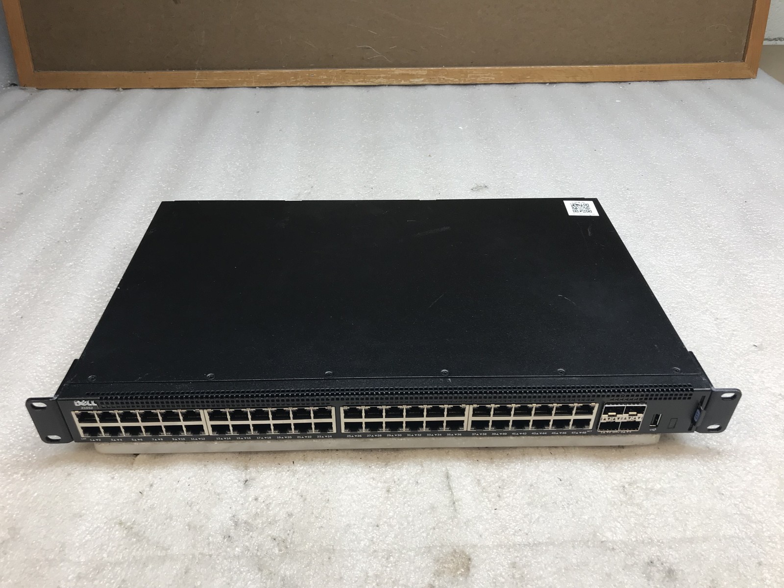 Dell Networking X1052 Managed 48-Port Gigabit Switch W/ RACK EARS