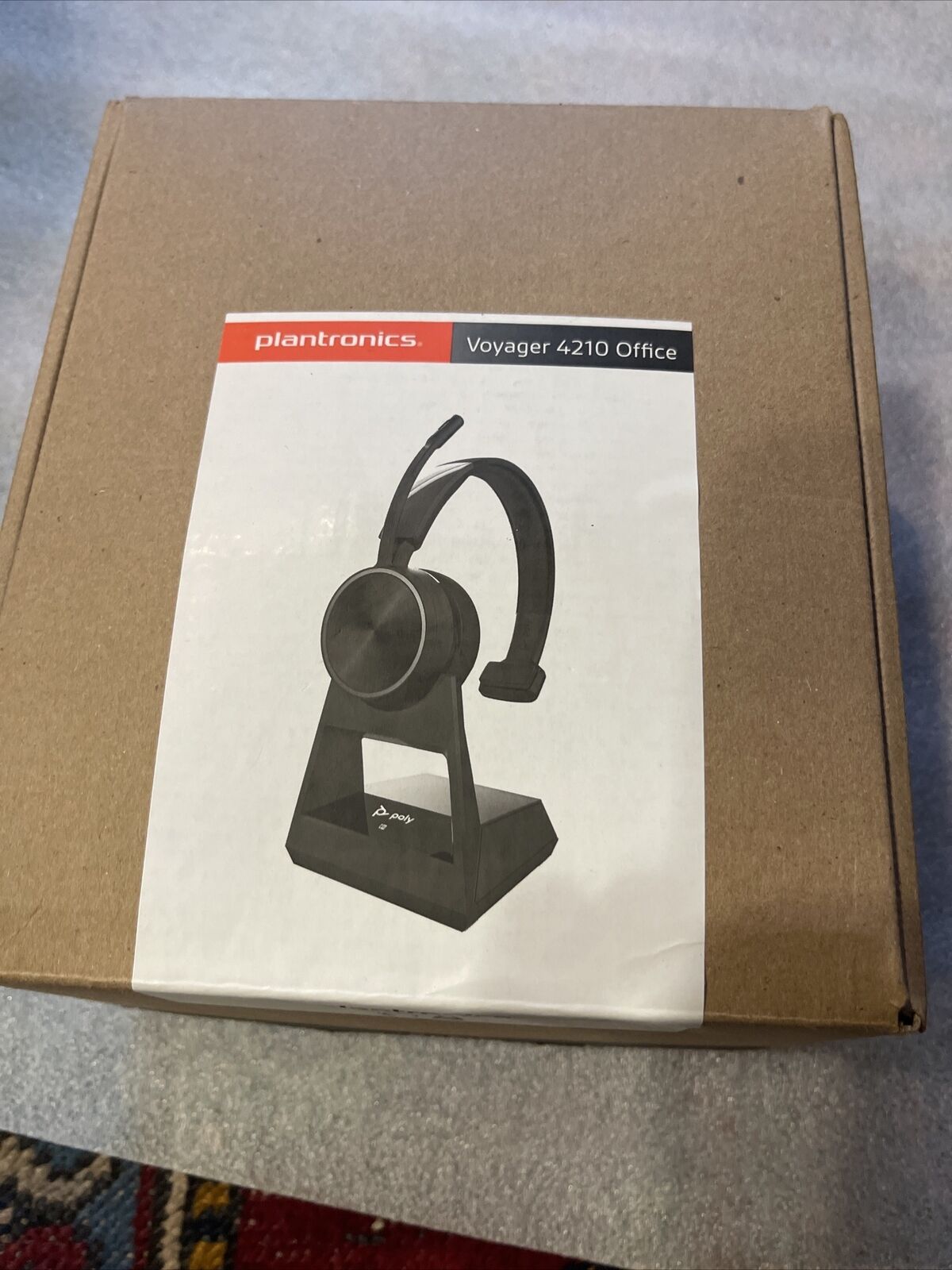 Plantronics - Voyager 4210 Office with Two-Way Base USB-A (Poly) - Bluetooth New