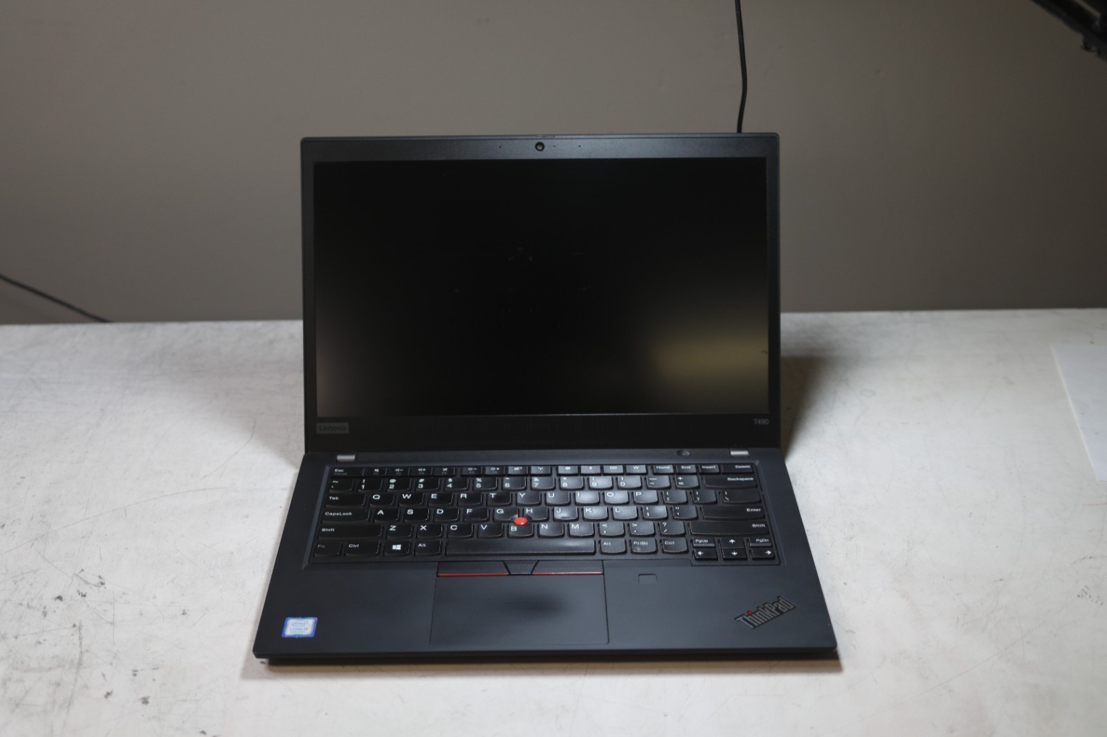 Lenovo ThinkPad T490 14" i5-8265U 16GB RAM 256GB NVMe SSD Laptop NO OS