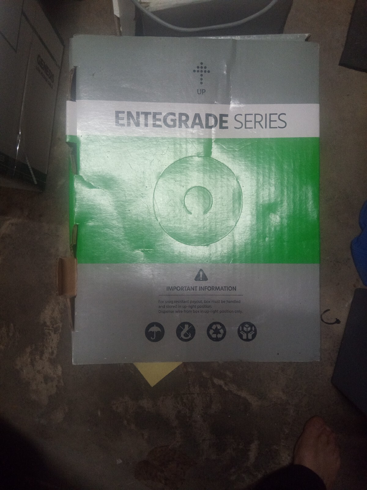 Monoprice Cat5e Ethernet Bulk Cable - 1000ft, Green Entegrade Series Plenum CMP
