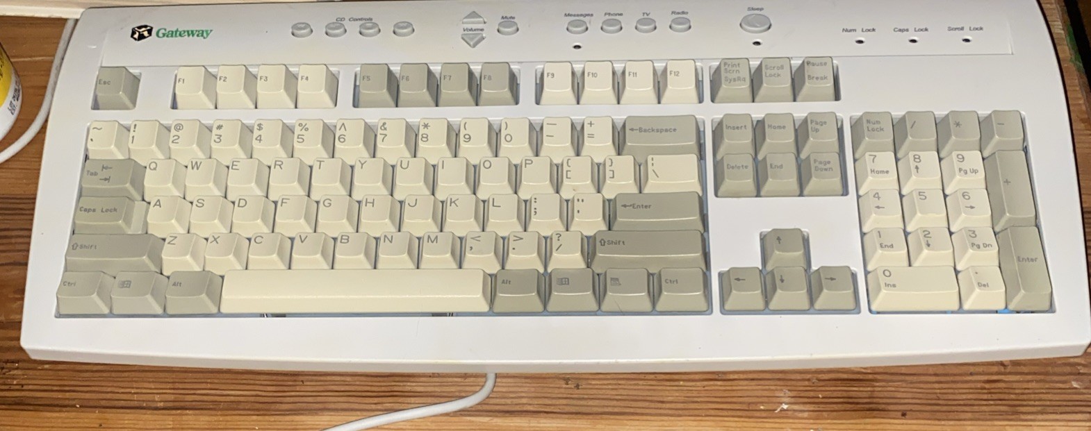Vintage Gateway Wired PS/2 Computer Keyboard P/N: 7000985 Orange 6 Pin Connector