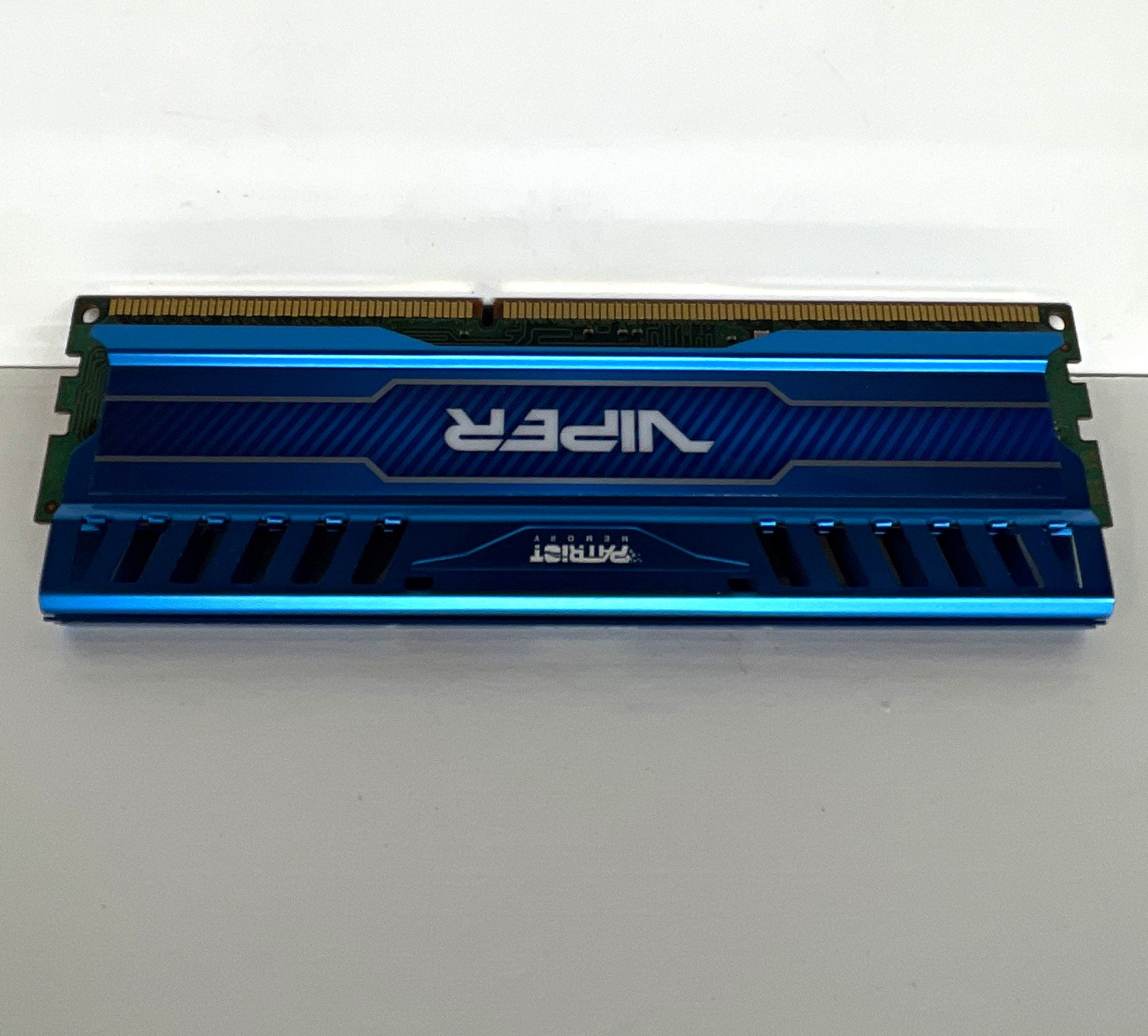 Patriot Viper 4GB DDR3-1600 PC3-12800 240-Pin UDIMM Non-ECC PV316G160C9KBL