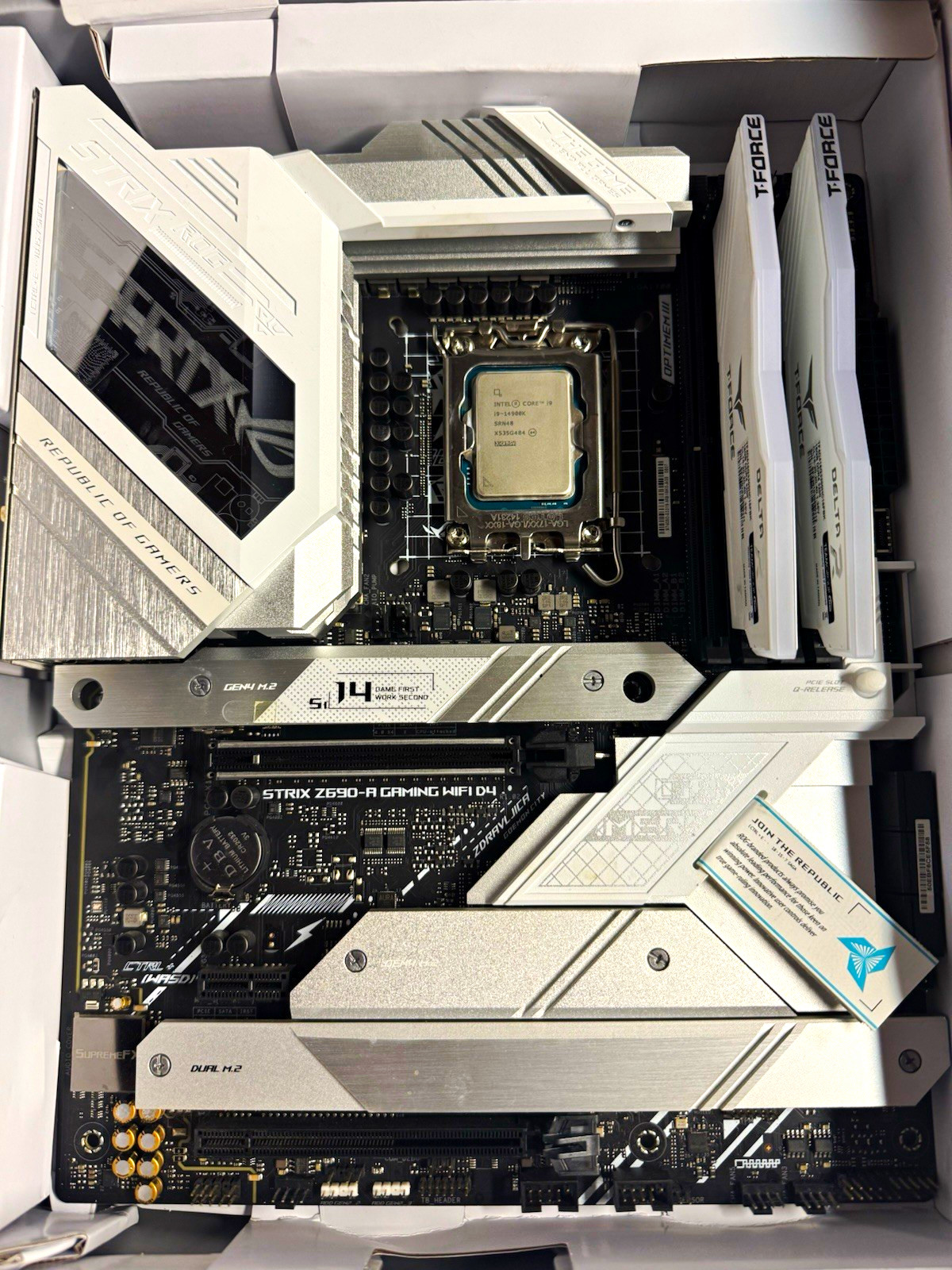 ASUS ROG STRIX Z690-A Gaming+ Intel Core i9-14900K + 32GB DDR4 RAM Bundle