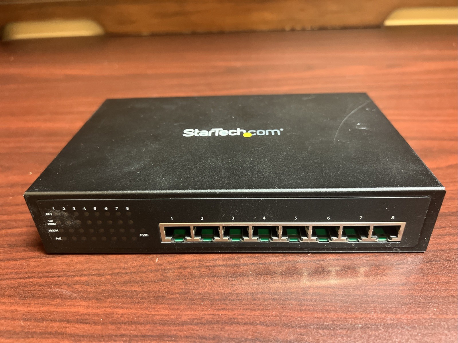 Startech.com 8 Port POE Switch - IED81000POE