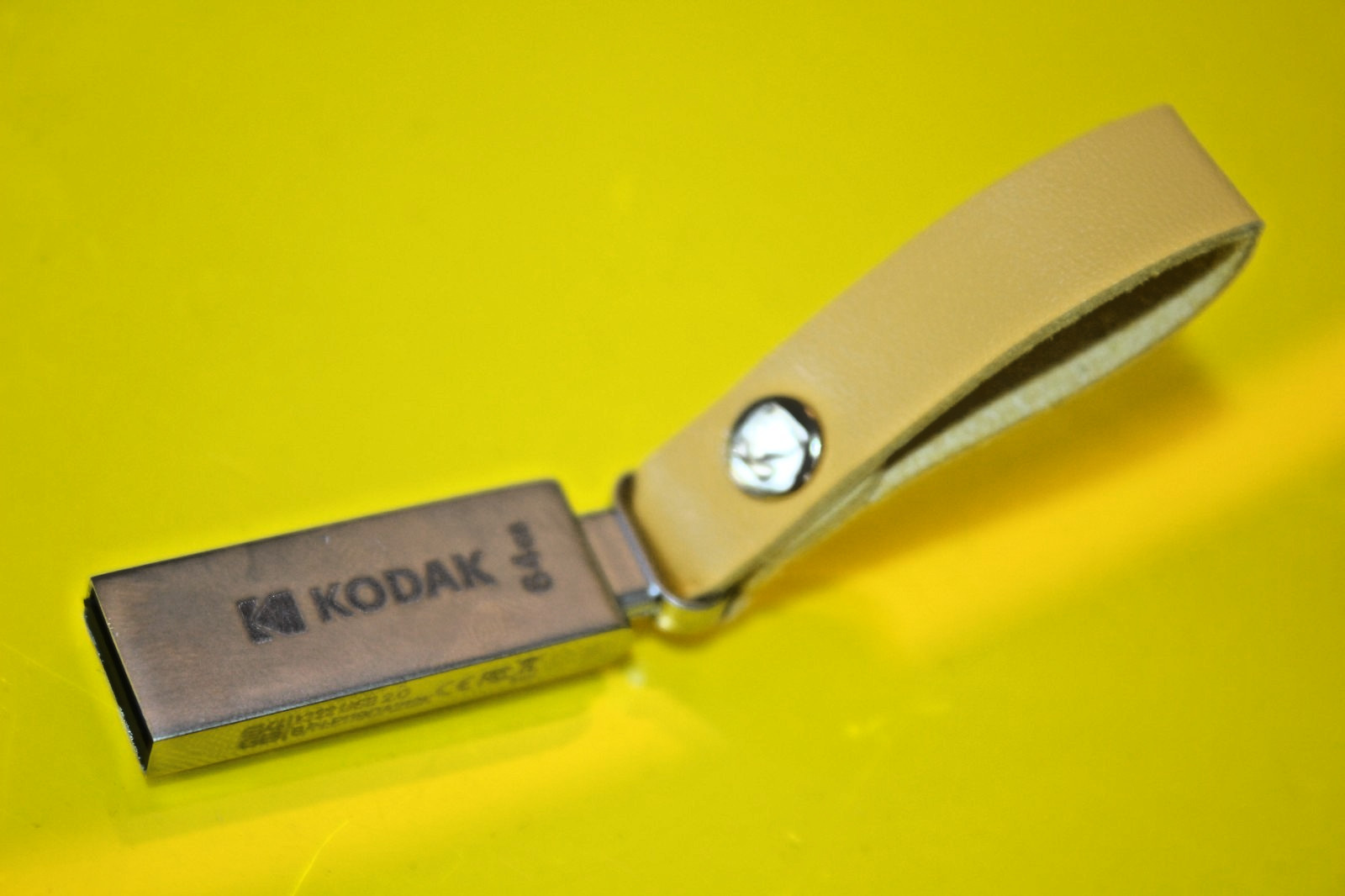 Kodak USB 2.0 with Leather Loop Flash Drive 64GB SERIES K122 Mini Stick Original Box