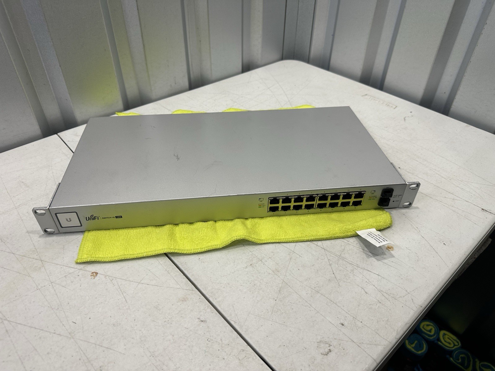 Ubiquiti UniFi US-16-150W 16-Port Gigabit PoE+ Managed Network Switch 150W